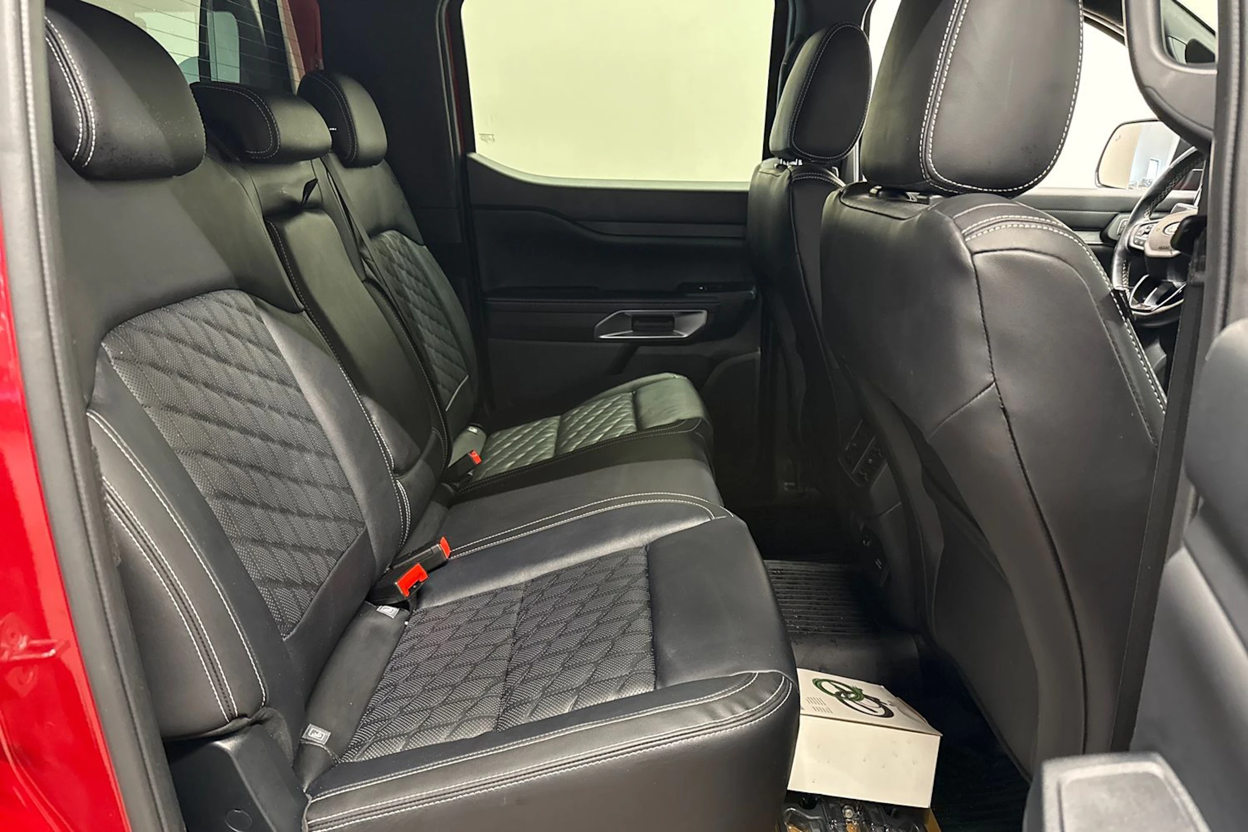 Punainen Ford RANGER 2024 kuva 13.