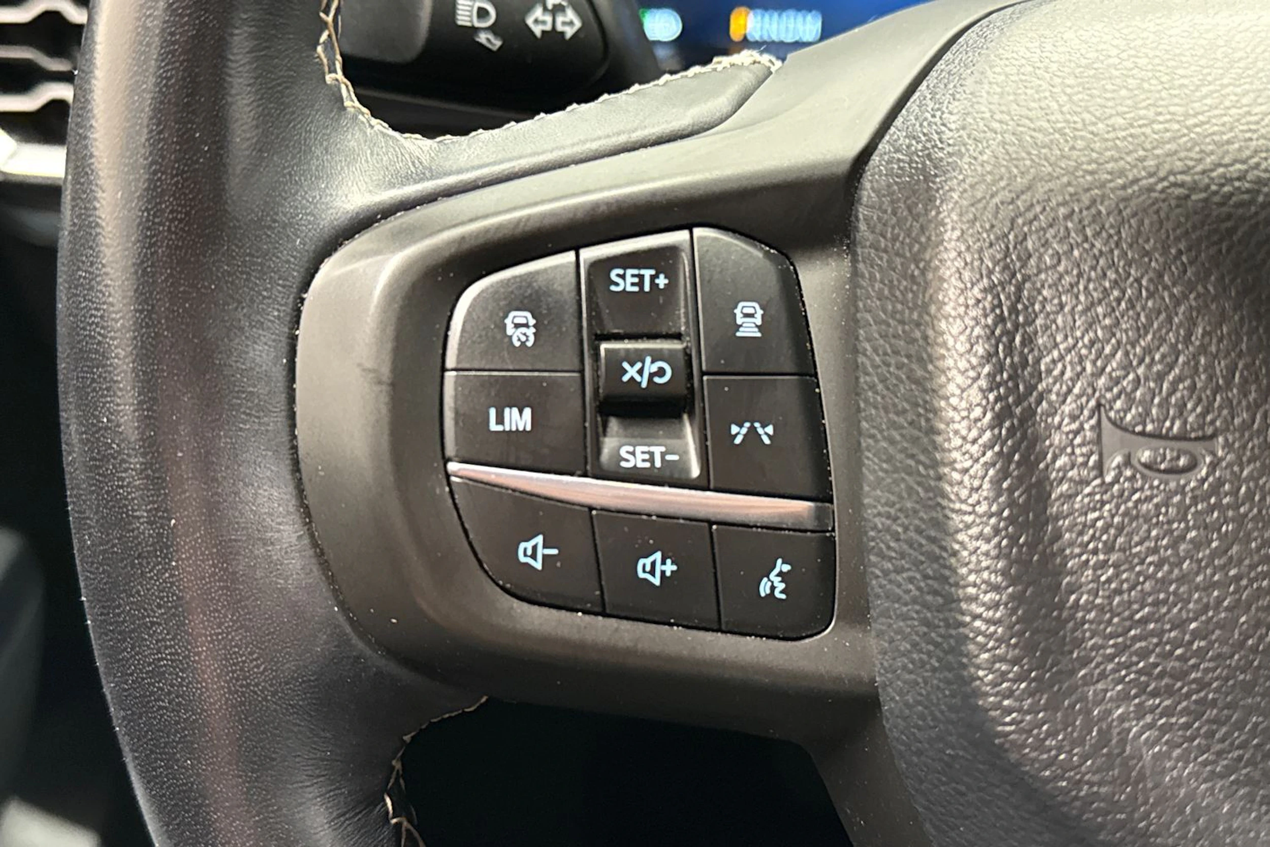 Punainen Ford RANGER 2024 kuva 21.