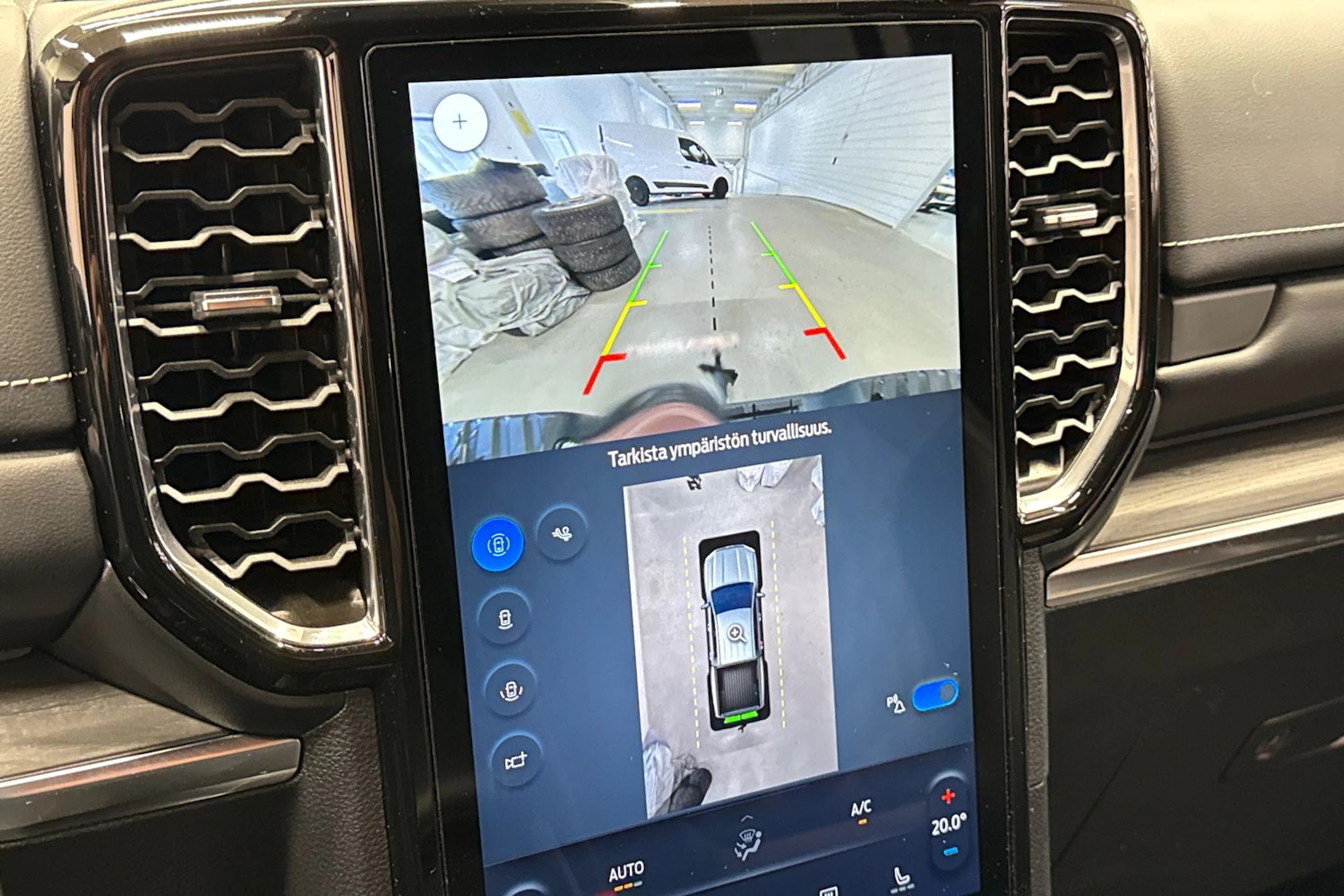 Punainen Ford RANGER 2024 kuva 32.