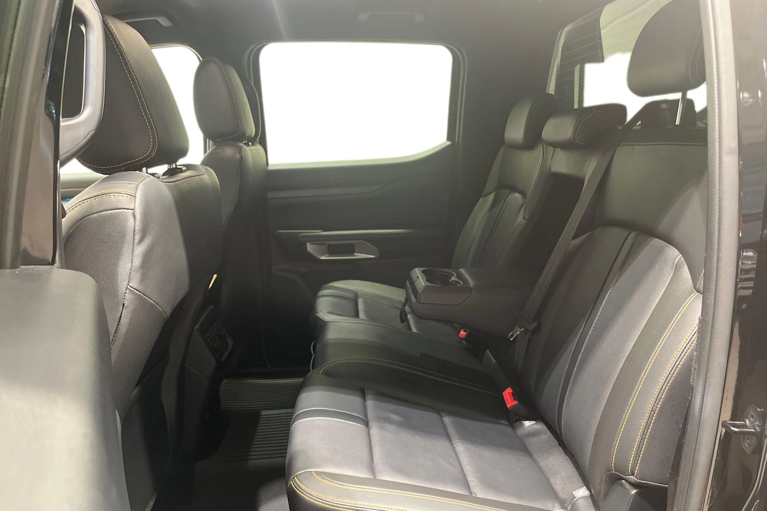 musta Ford Ranger 2024 kuva 11.