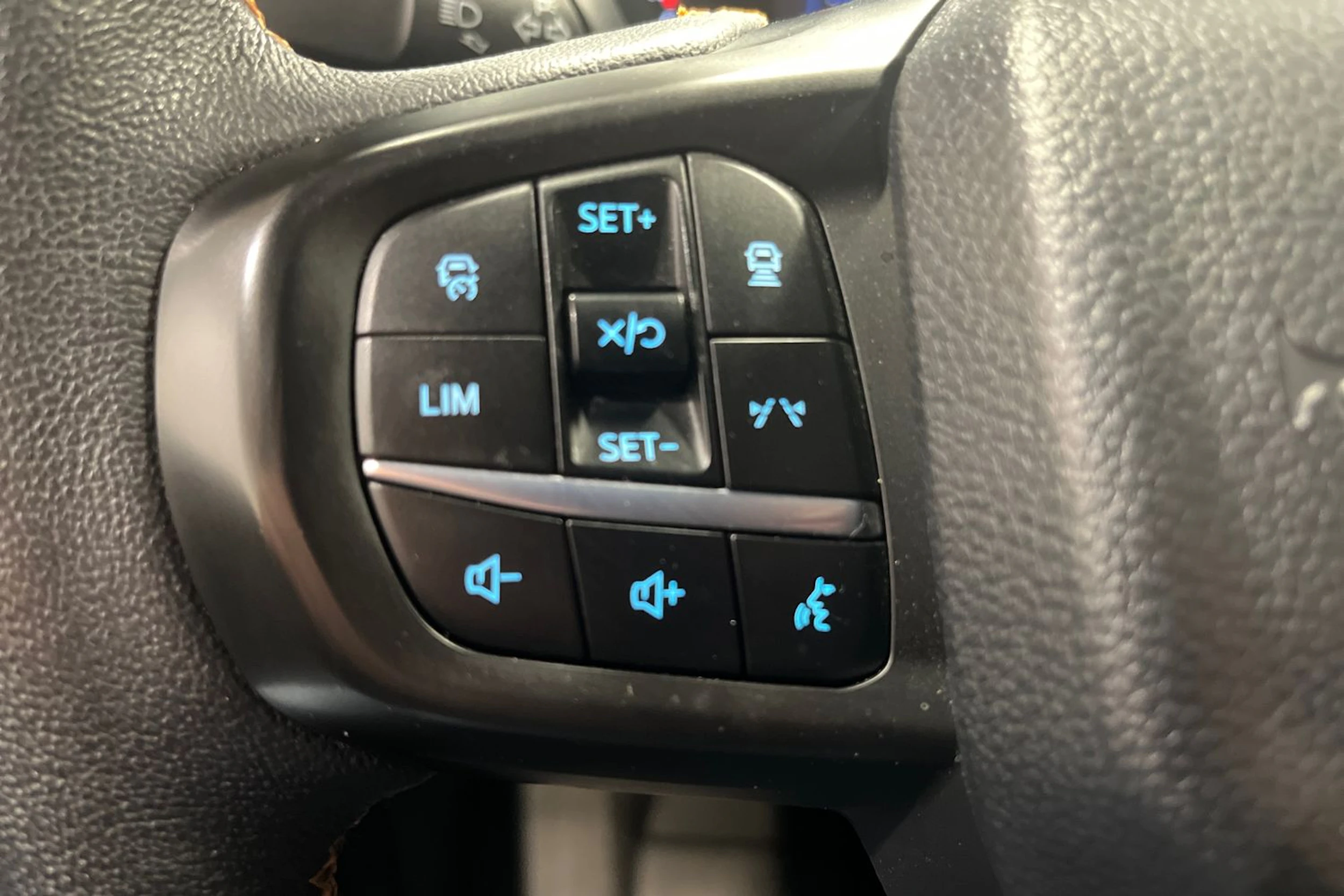 musta Ford Ranger 2024 kuva 19.