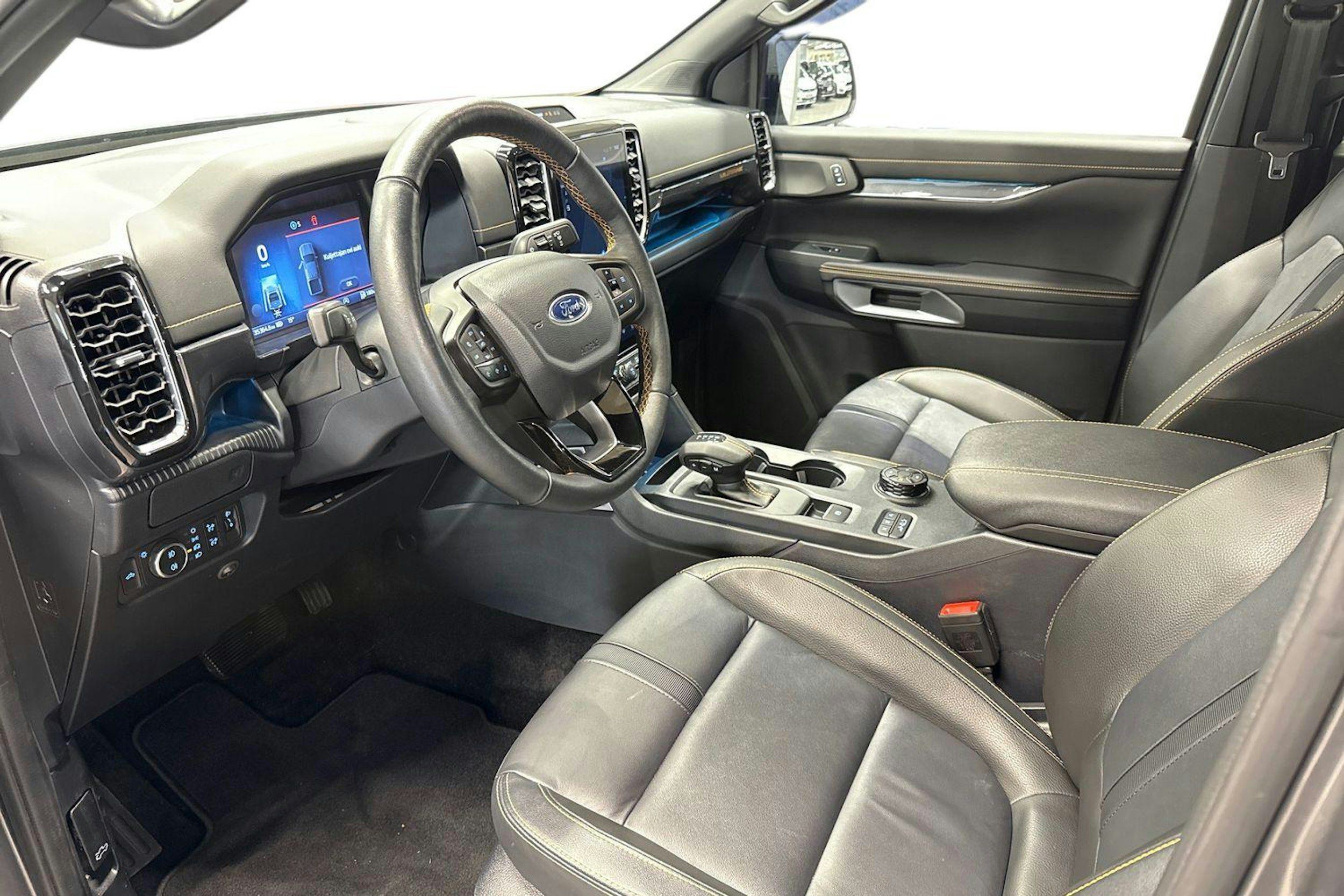 harmaa Ford Ranger 2024 kuva 7.