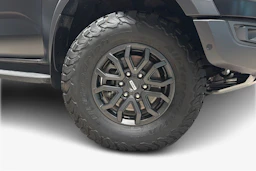 musta Ford Ranger 2024 kuva 12.