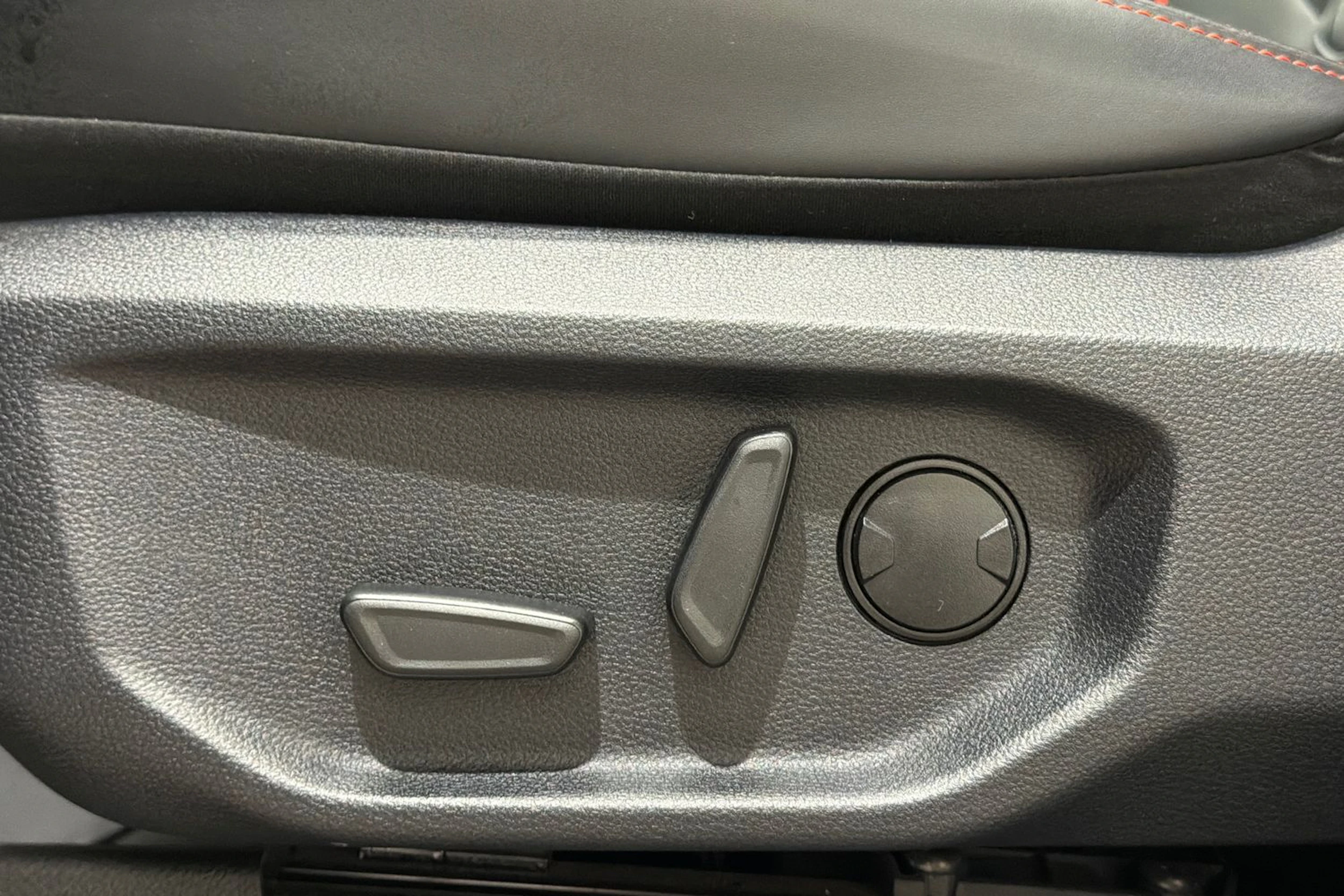 musta Ford Ranger 2024 kuva 13.
