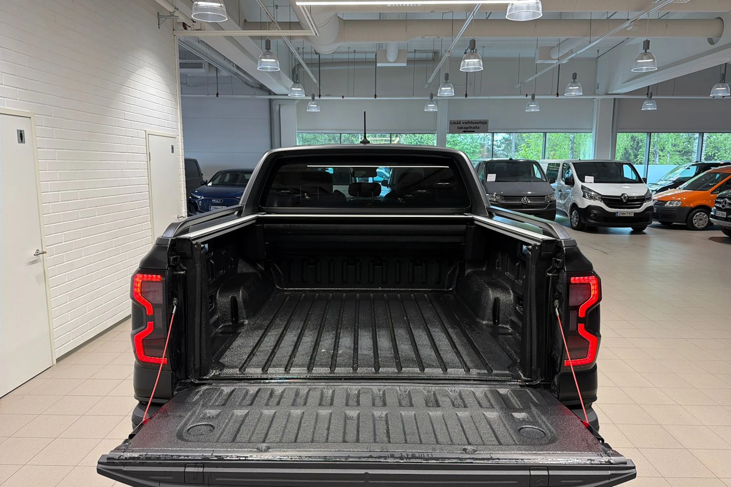 musta Ford Ranger 2024 kuva 26.