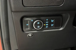 Oranssi Ford RANGER 2024 kuva 22.