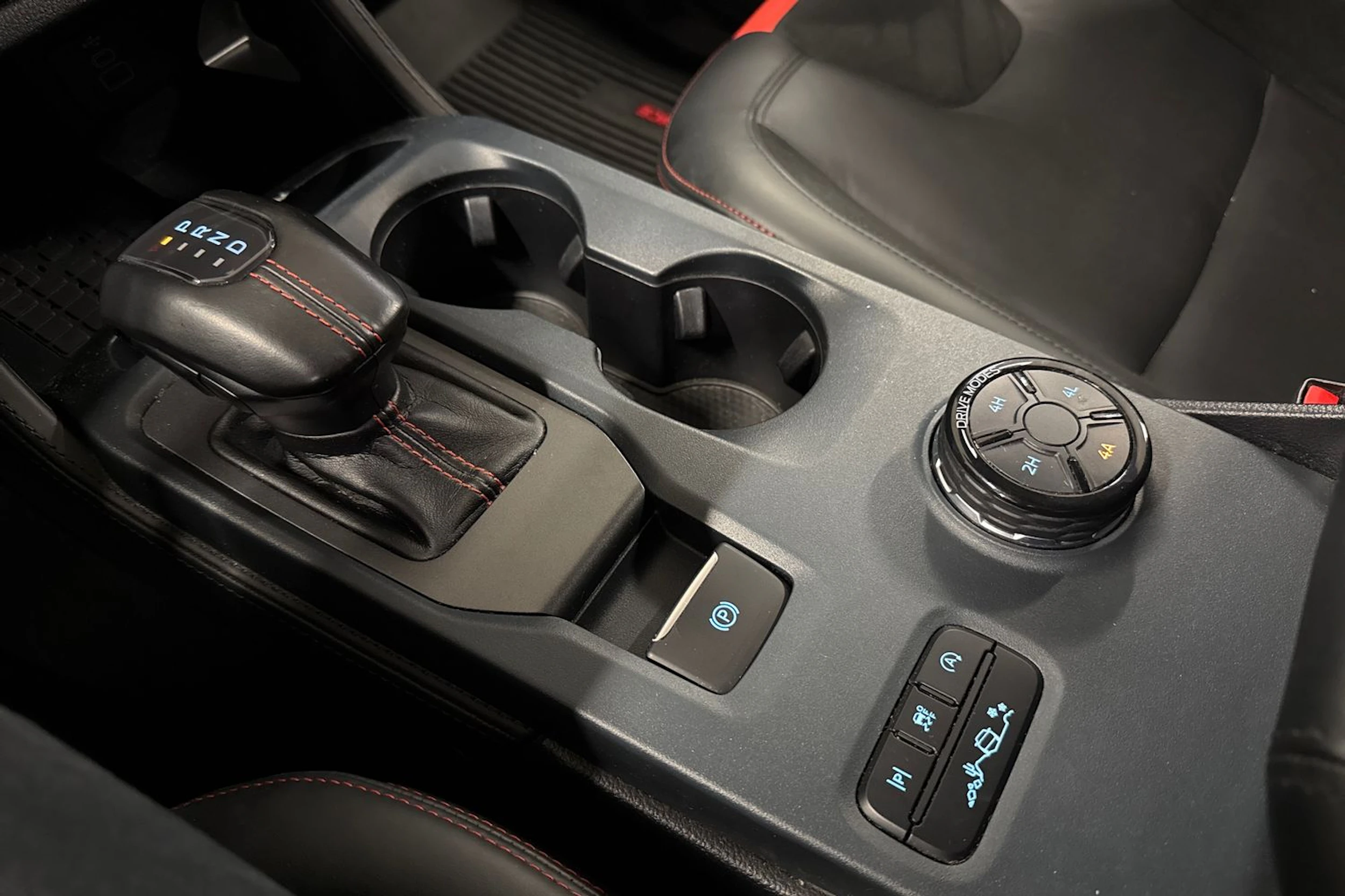 Oranssi Ford RANGER 2024 kuva 24.