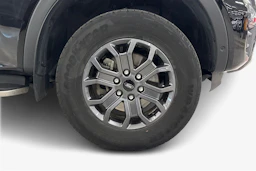 musta Ford Ranger 2024 kuva 12.