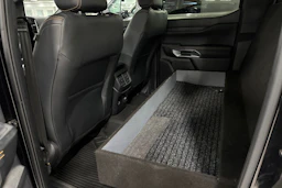 musta Ford Ranger 2024 kuva 17.