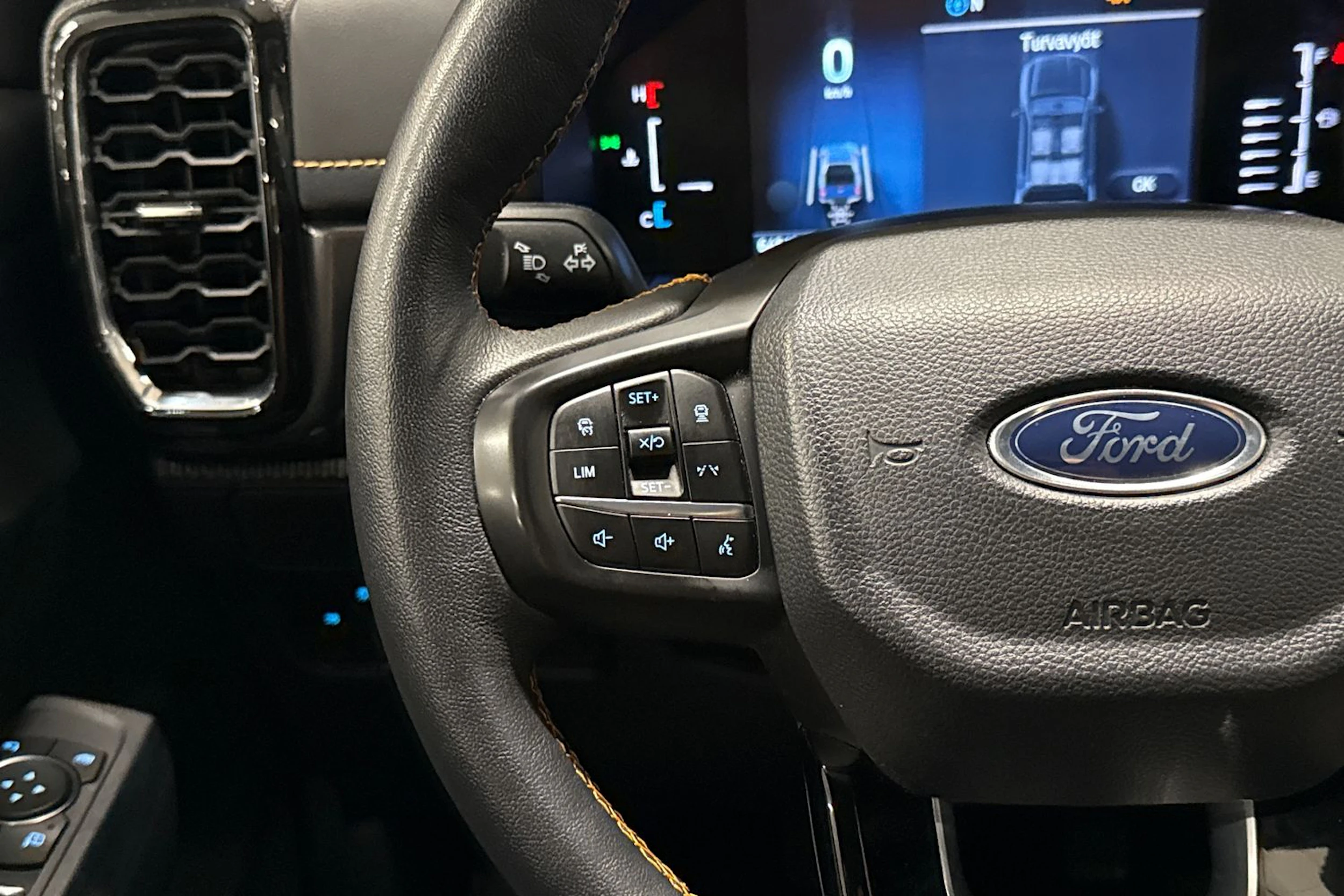 musta Ford Ranger 2024 kuva 23.
