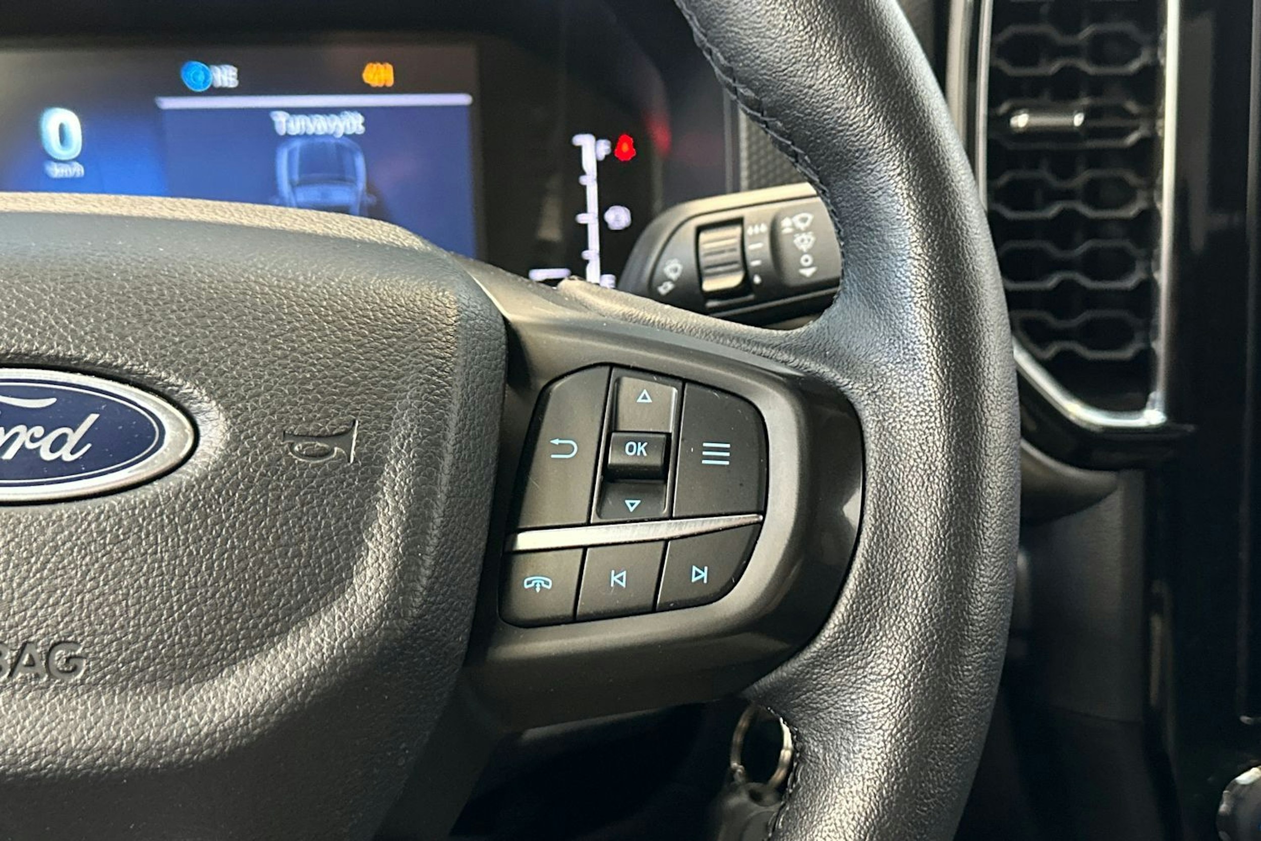 harmaa Ford Ranger 2024 kuva 16.