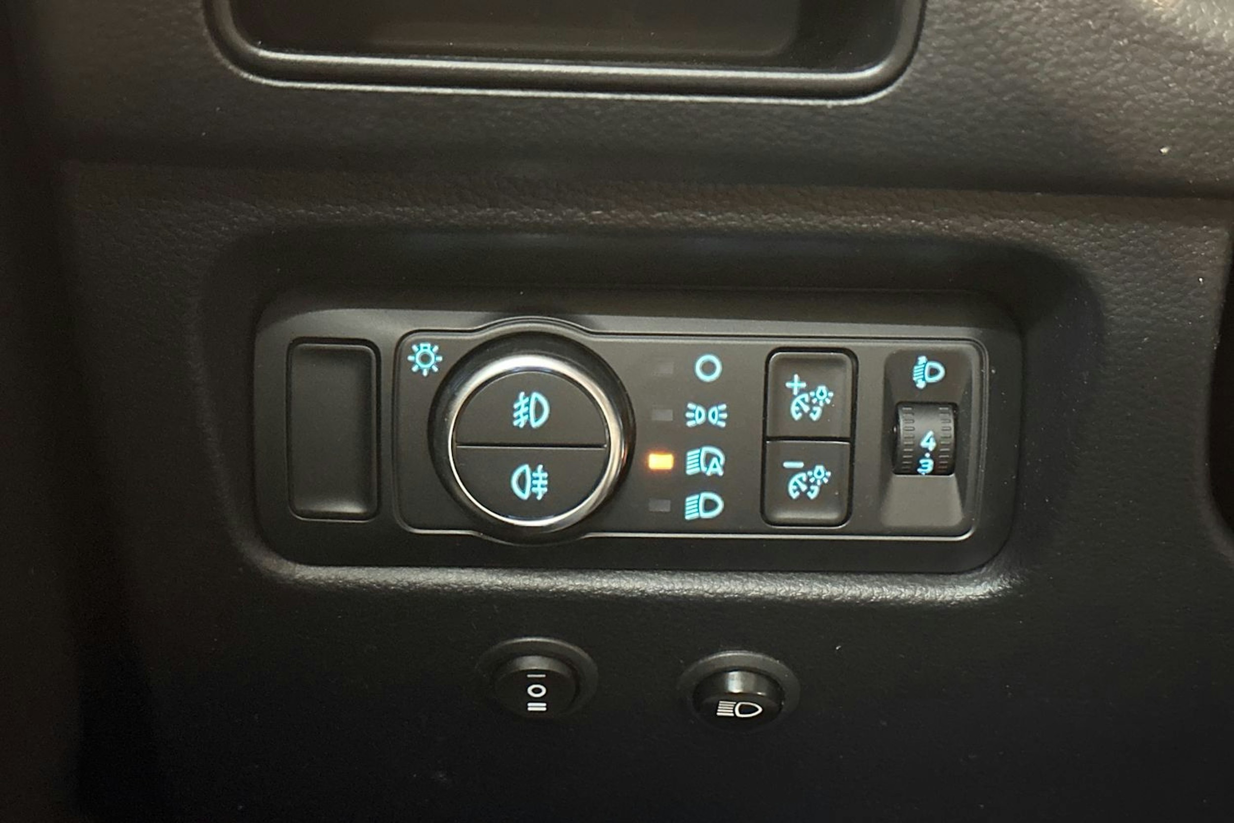 harmaa Ford Ranger 2024 kuva 21.