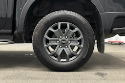 musta Ford Ranger 2024 kuva 9.