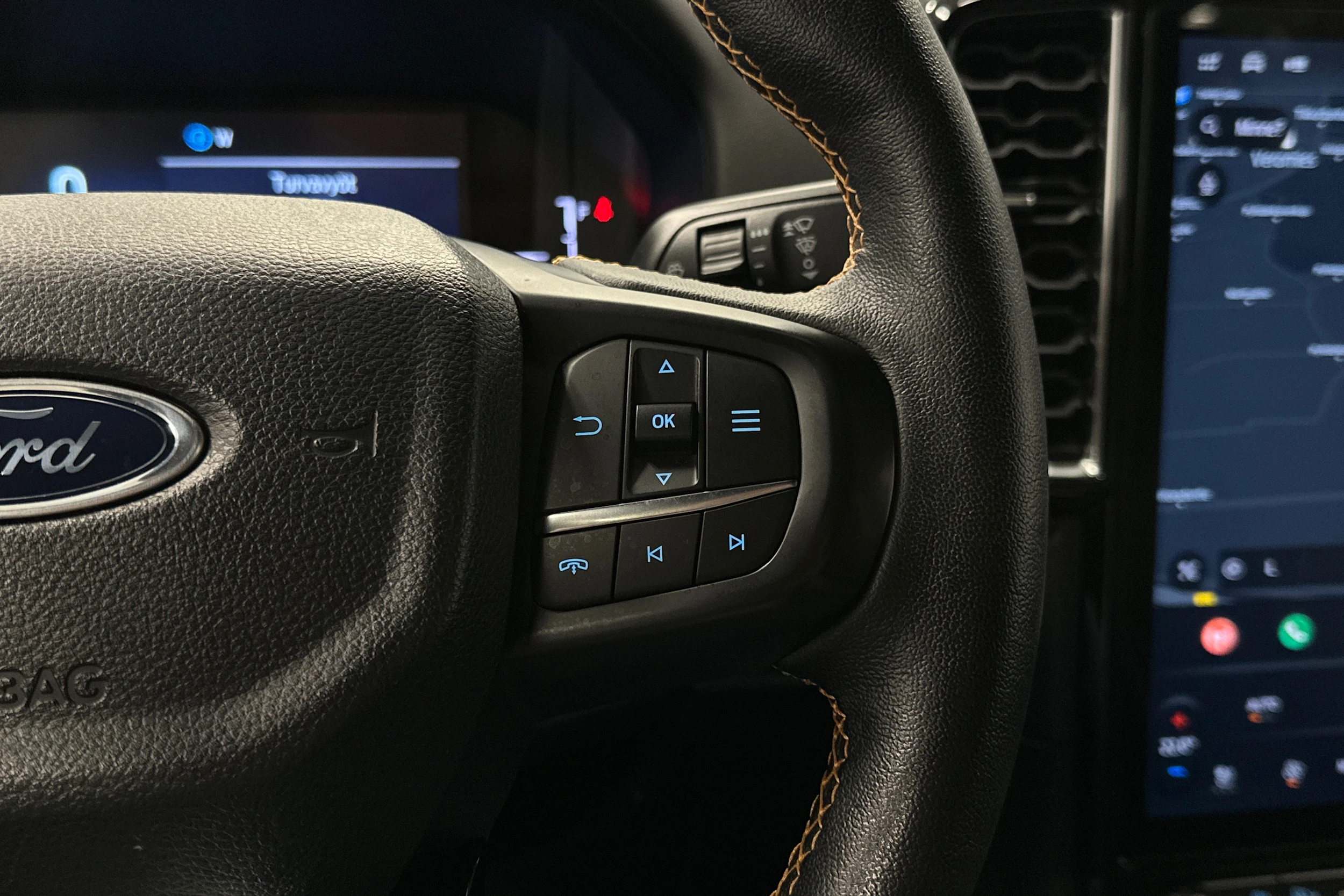 musta Ford Ranger 2024 kuva 11.