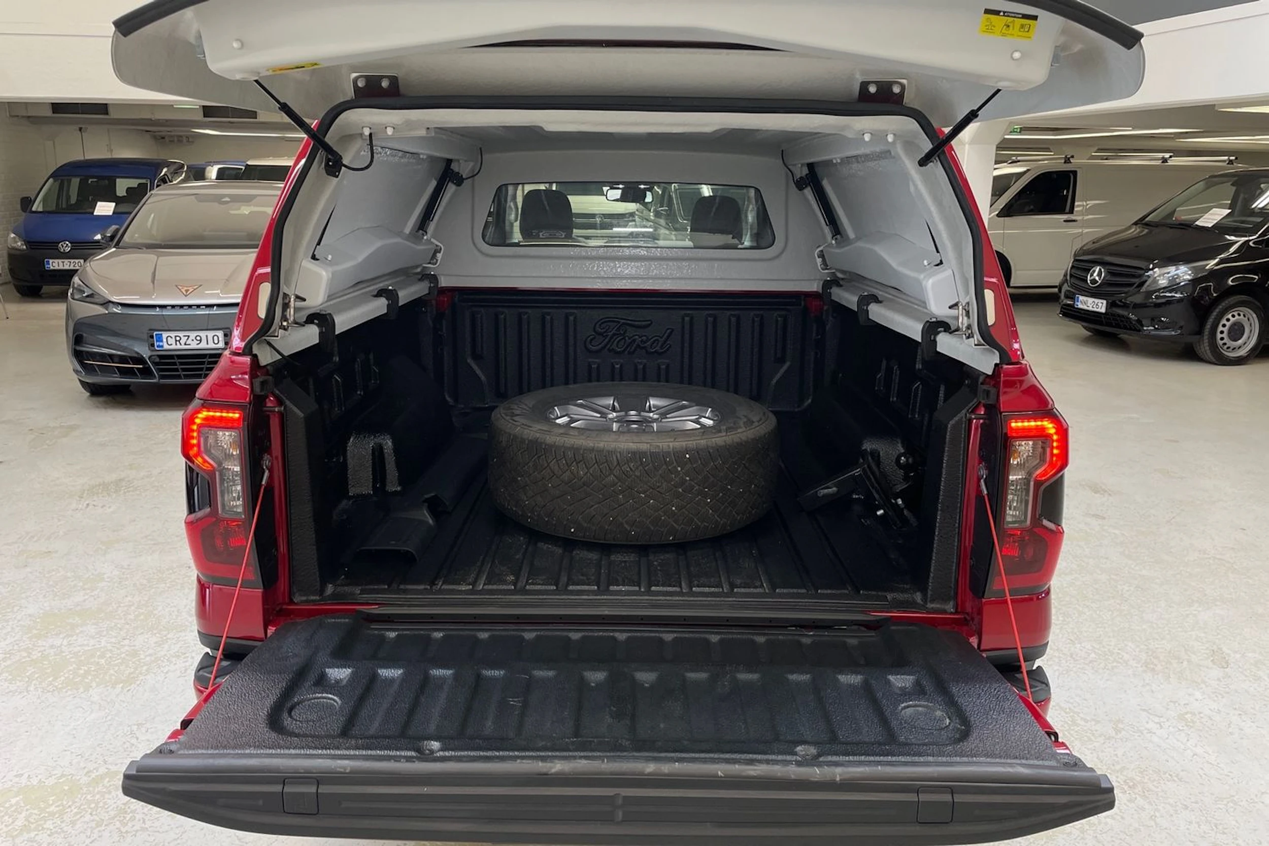punainen Ford Ranger 2025 kuva 15.