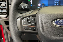 punainen Ford Ranger 2025 kuva 18.