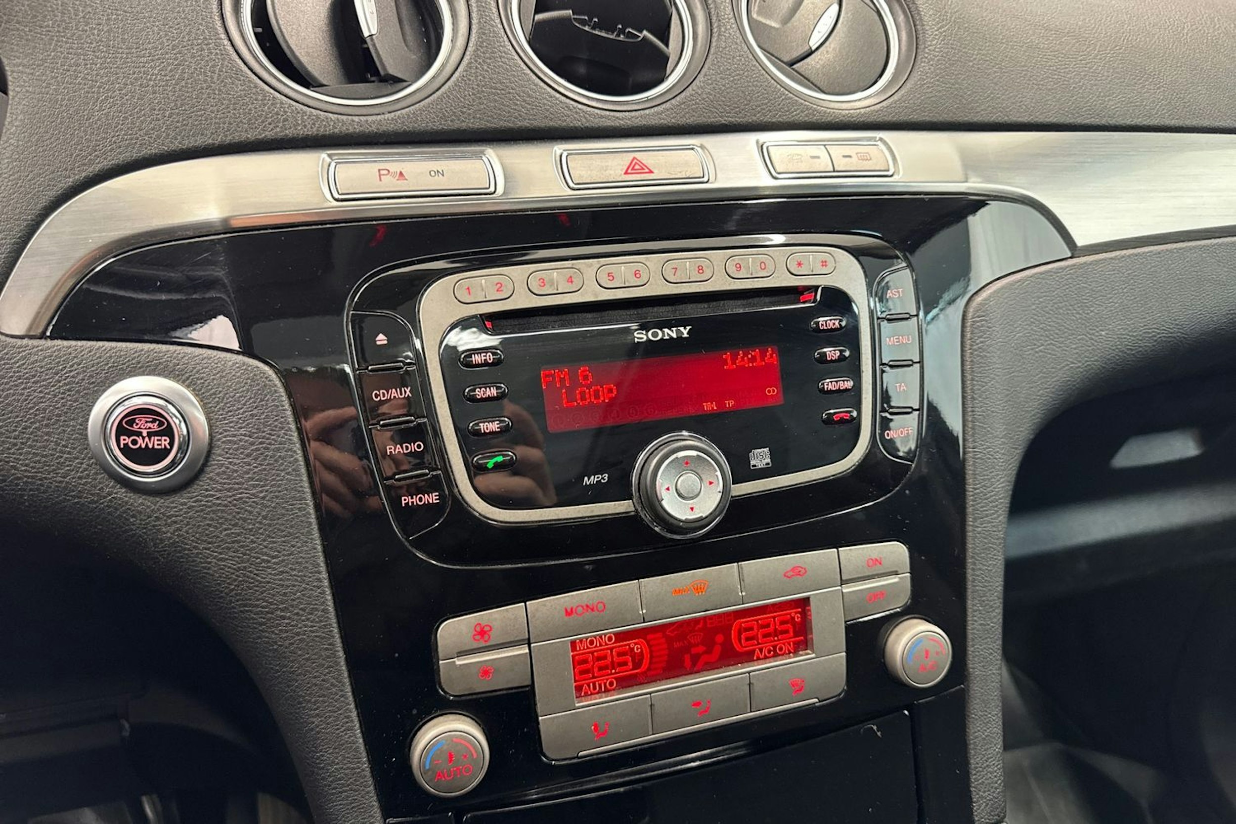 valkoinen Ford S-Max 2010 kuva 16.