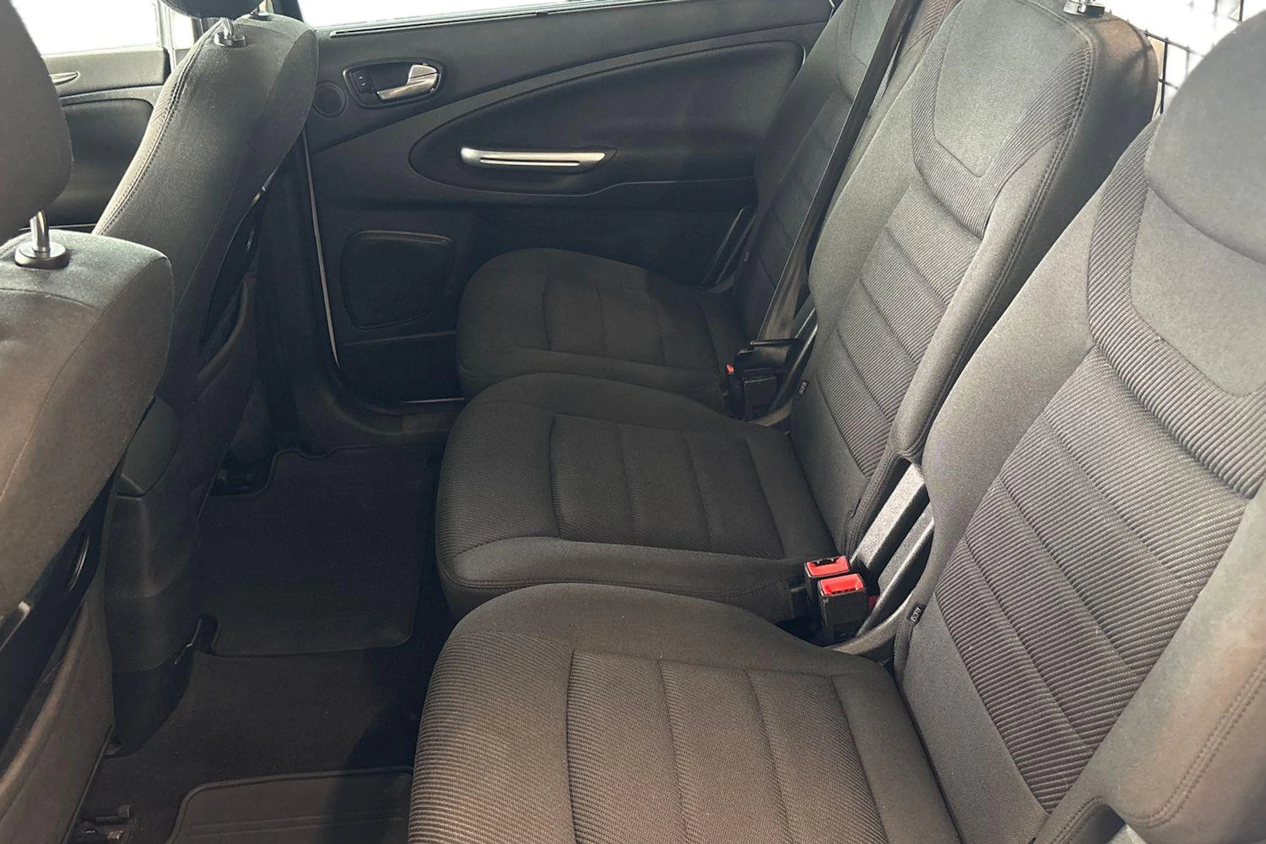 valkoinen Ford S-Max 2011 kuva 8.
