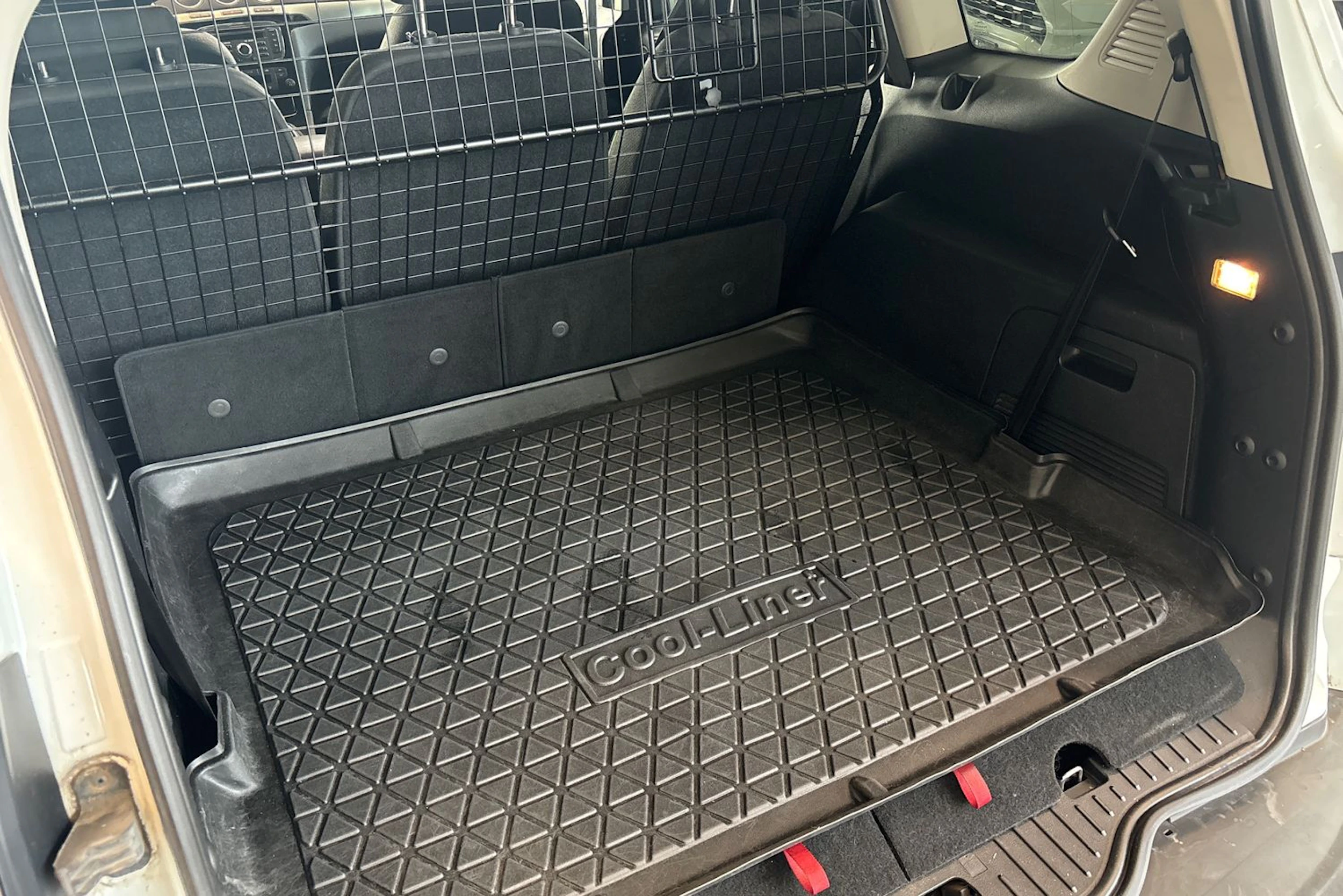 valkoinen Ford S-Max 2011 kuva 18.