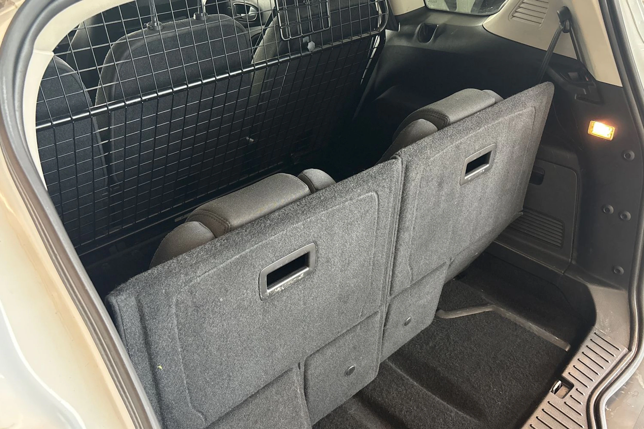 valkoinen Ford S-Max 2011 kuva 19.