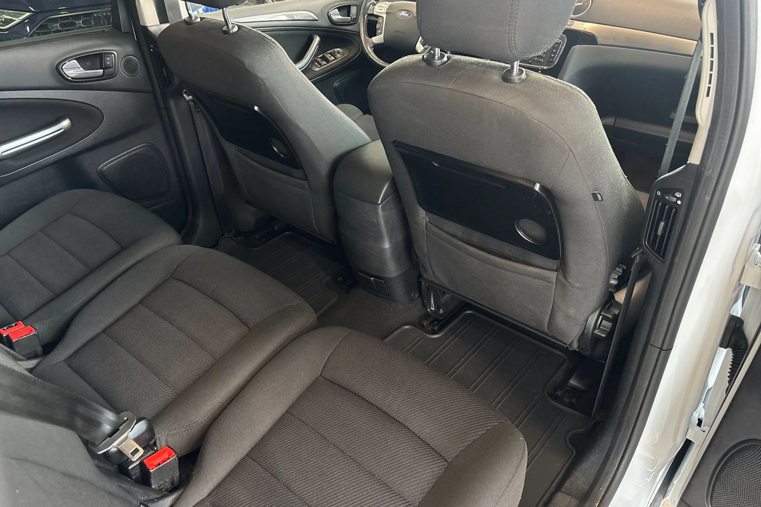 valkoinen Ford S-Max 2011 kuva 21.