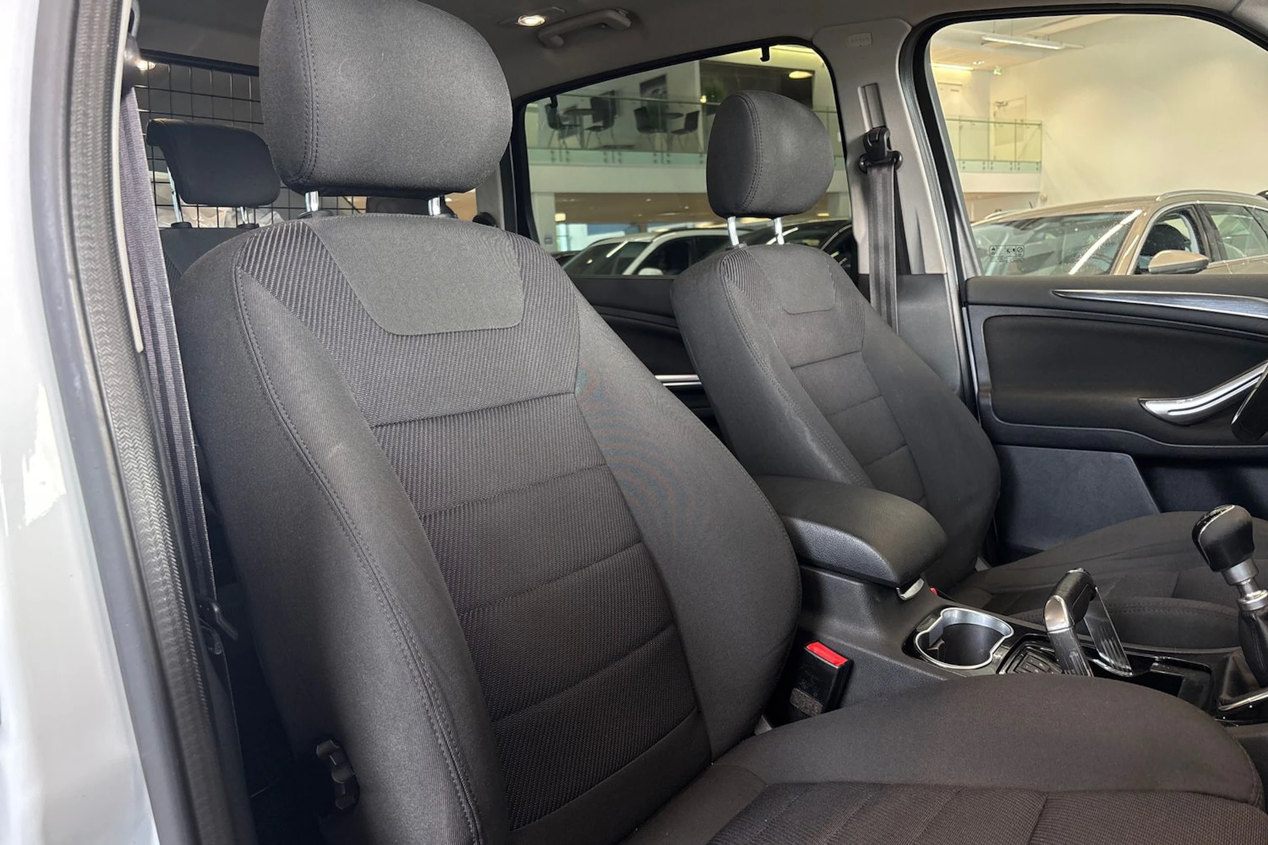 valkoinen Ford S-Max 2011 kuva 24.