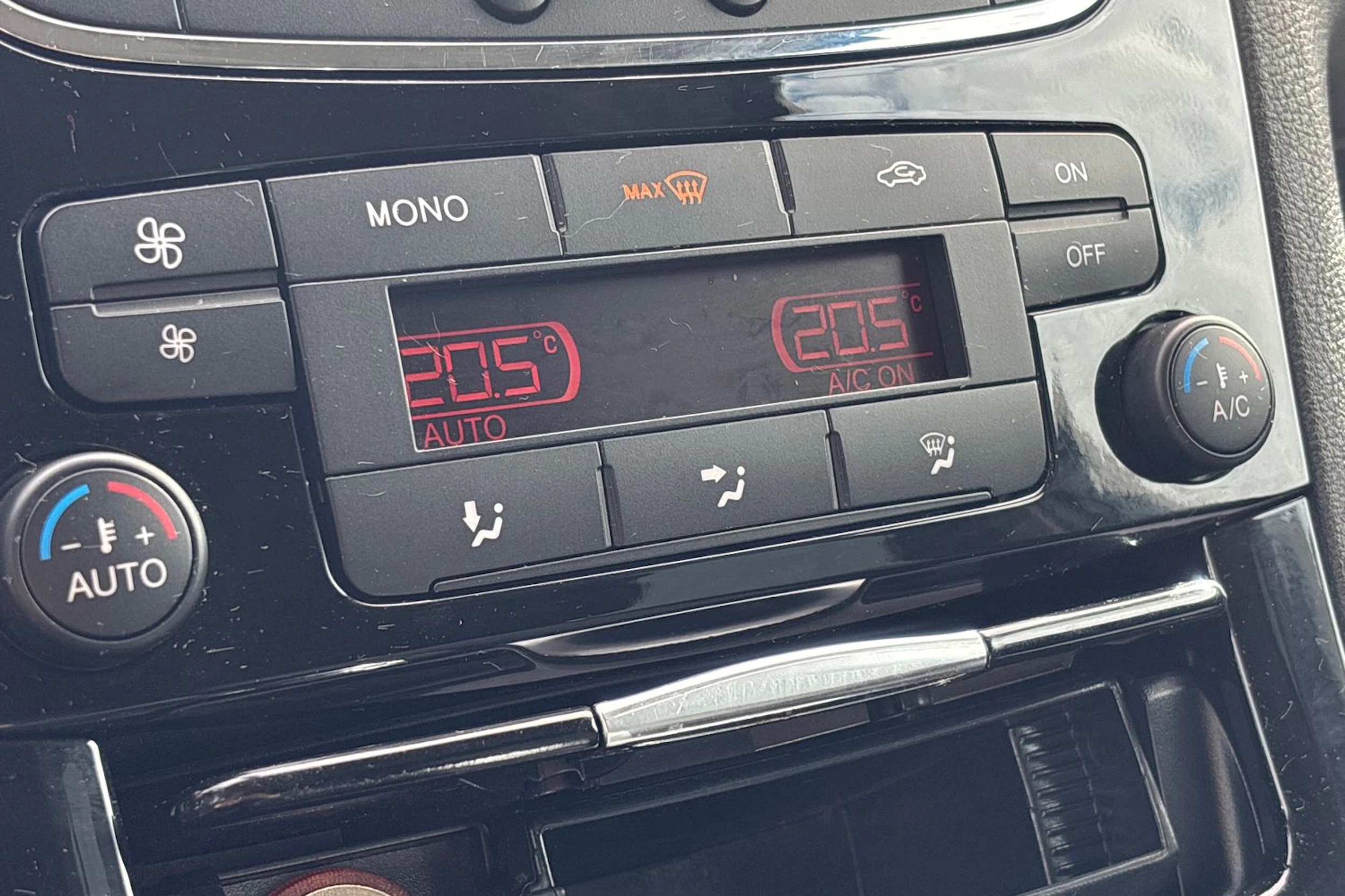 valkoinen Ford S-Max 2011 kuva 39.