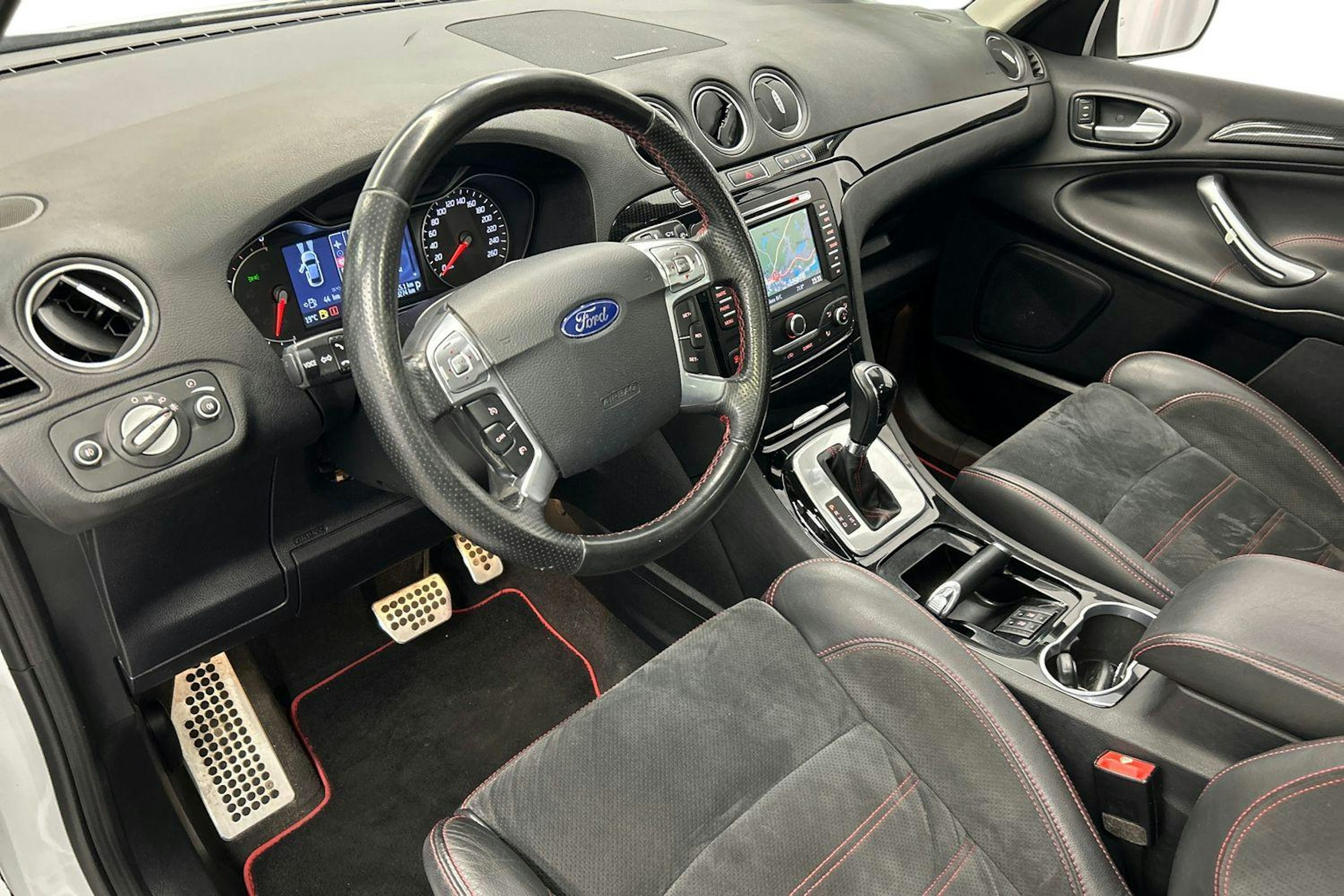 valkoinen Ford S-Max 2012 kuva 7.