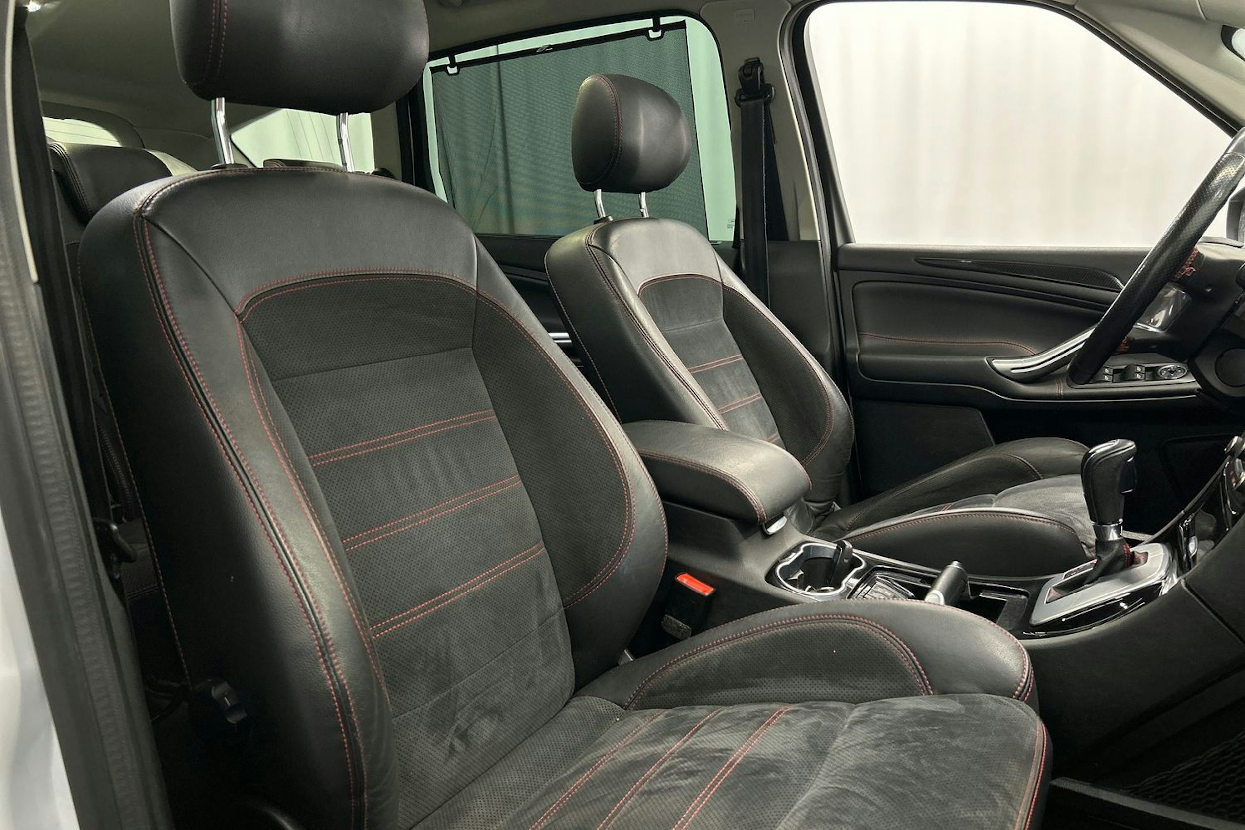 valkoinen Ford S-Max 2012 kuva 15.