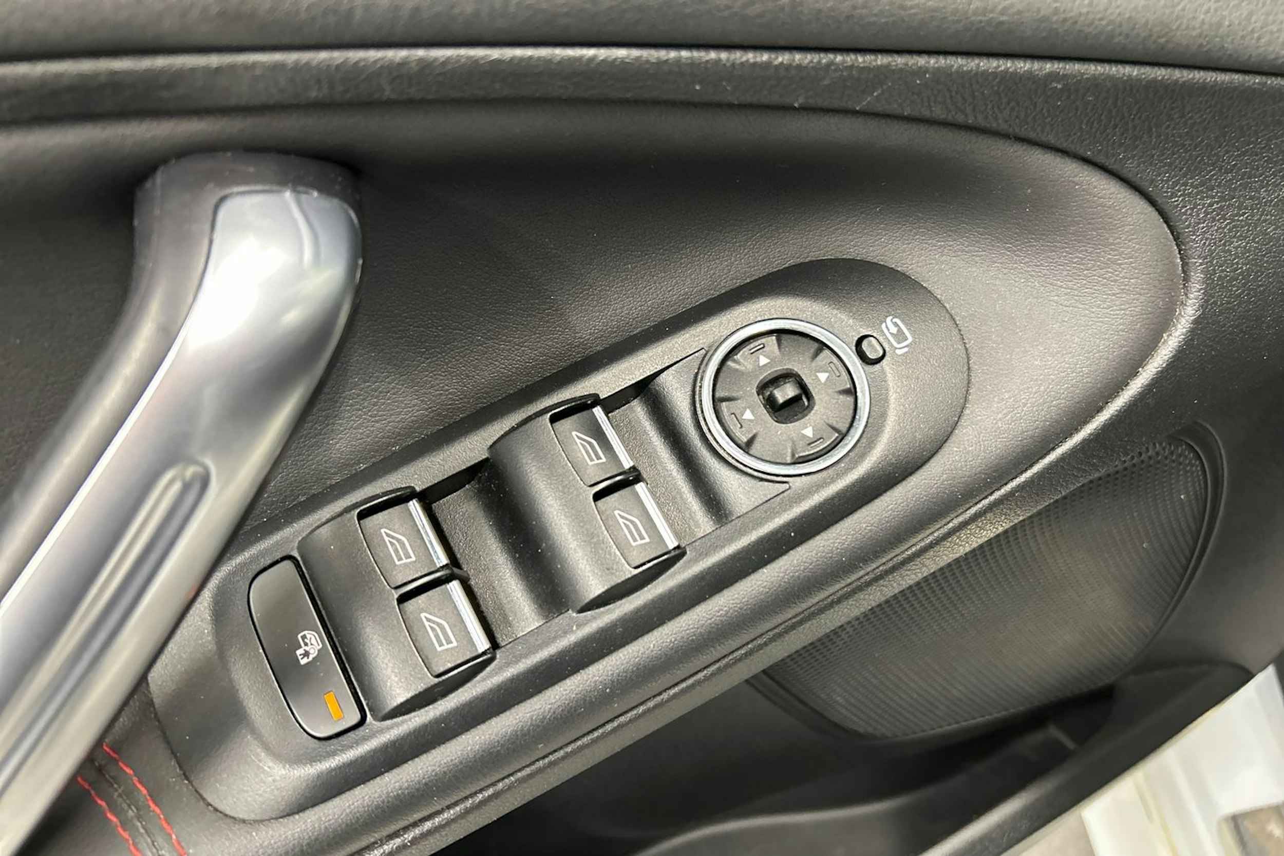 valkoinen Ford S-Max 2012 kuva 19.