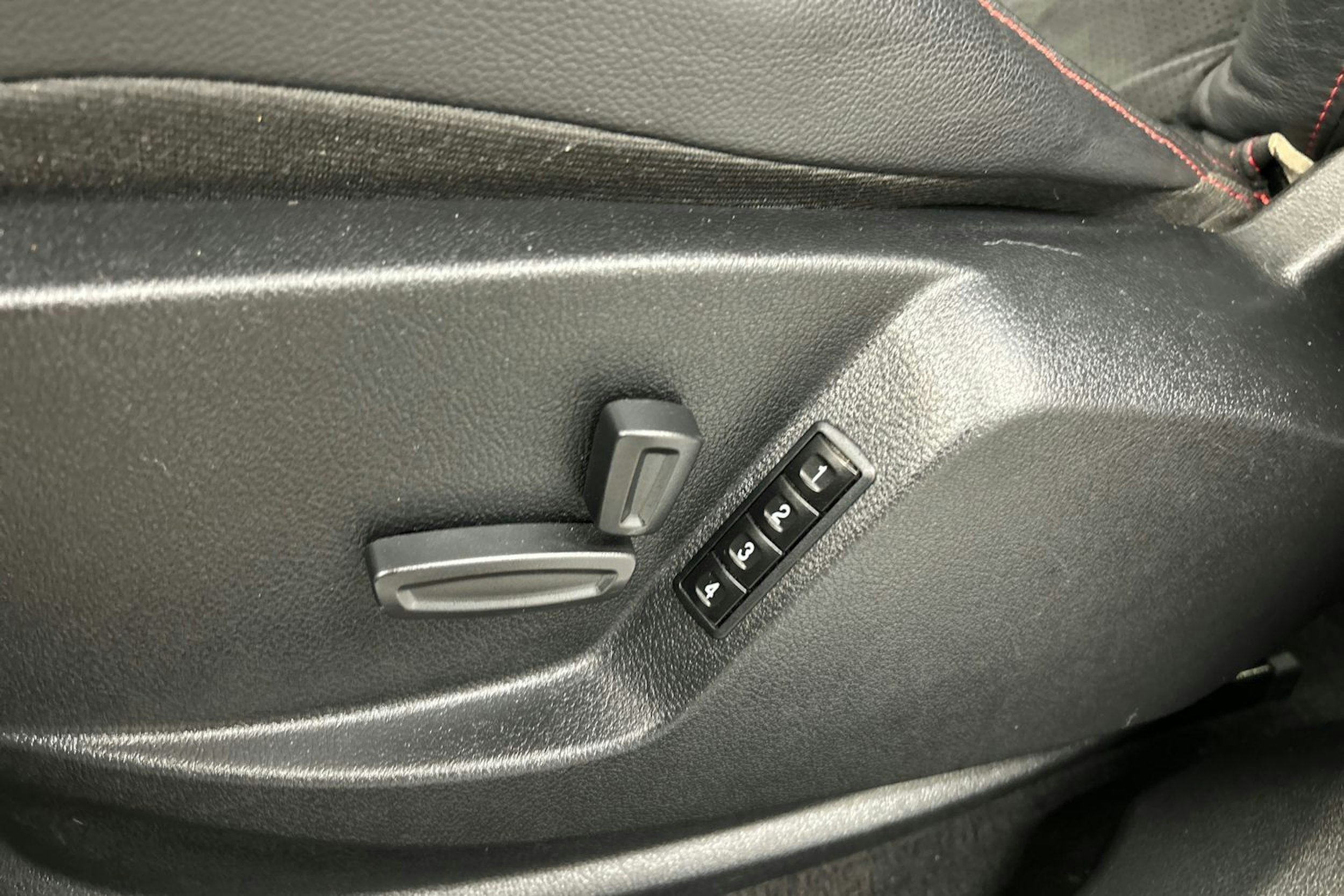 valkoinen Ford S-Max 2012 kuva 20.