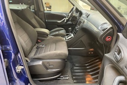 sininen Ford S-Max 2015 kuva 12.