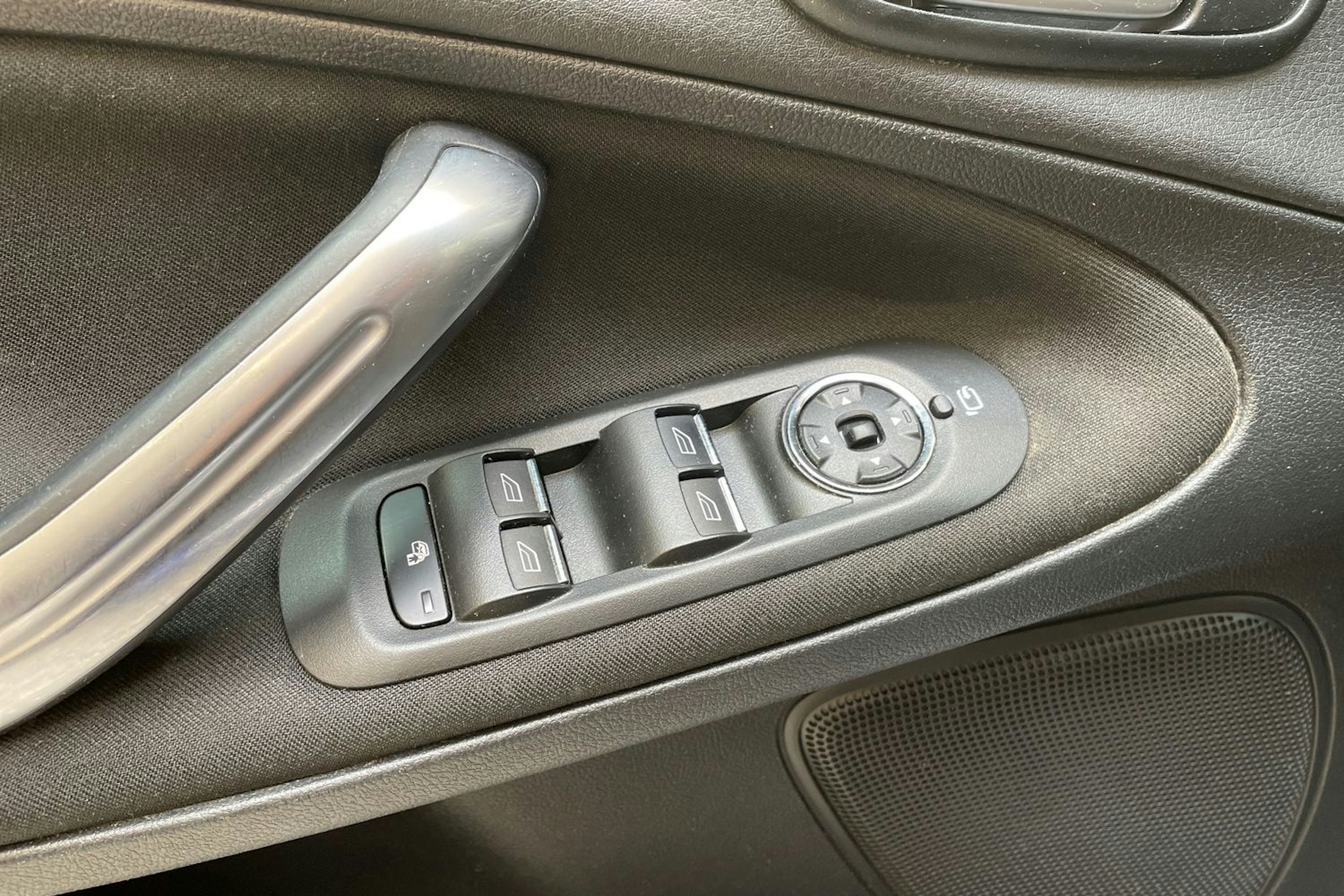 sininen Ford S-Max 2015 kuva 26.