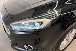musta Ford S-Max 2016 kuva 12.