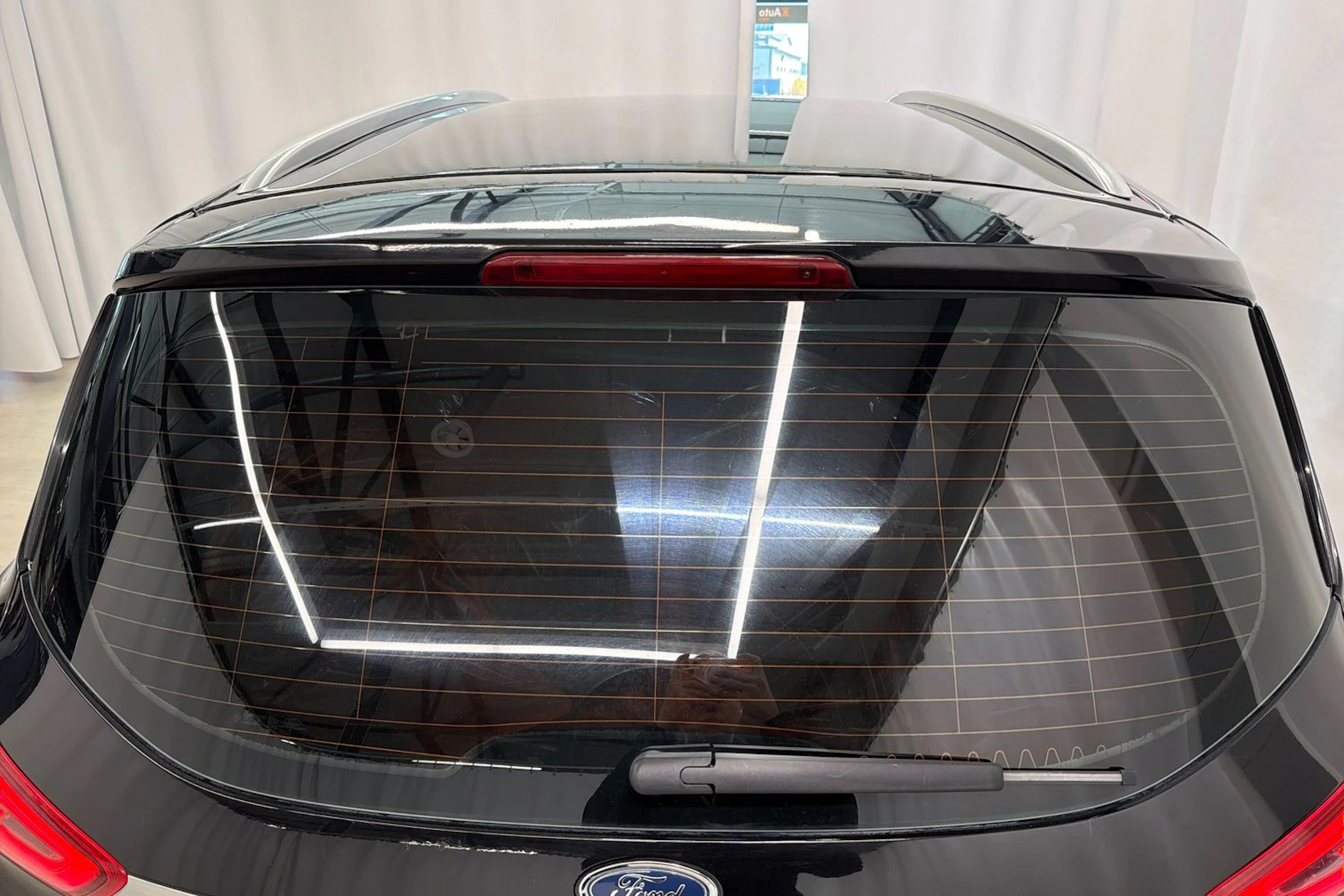 musta Ford S-Max 2016 kuva 19.