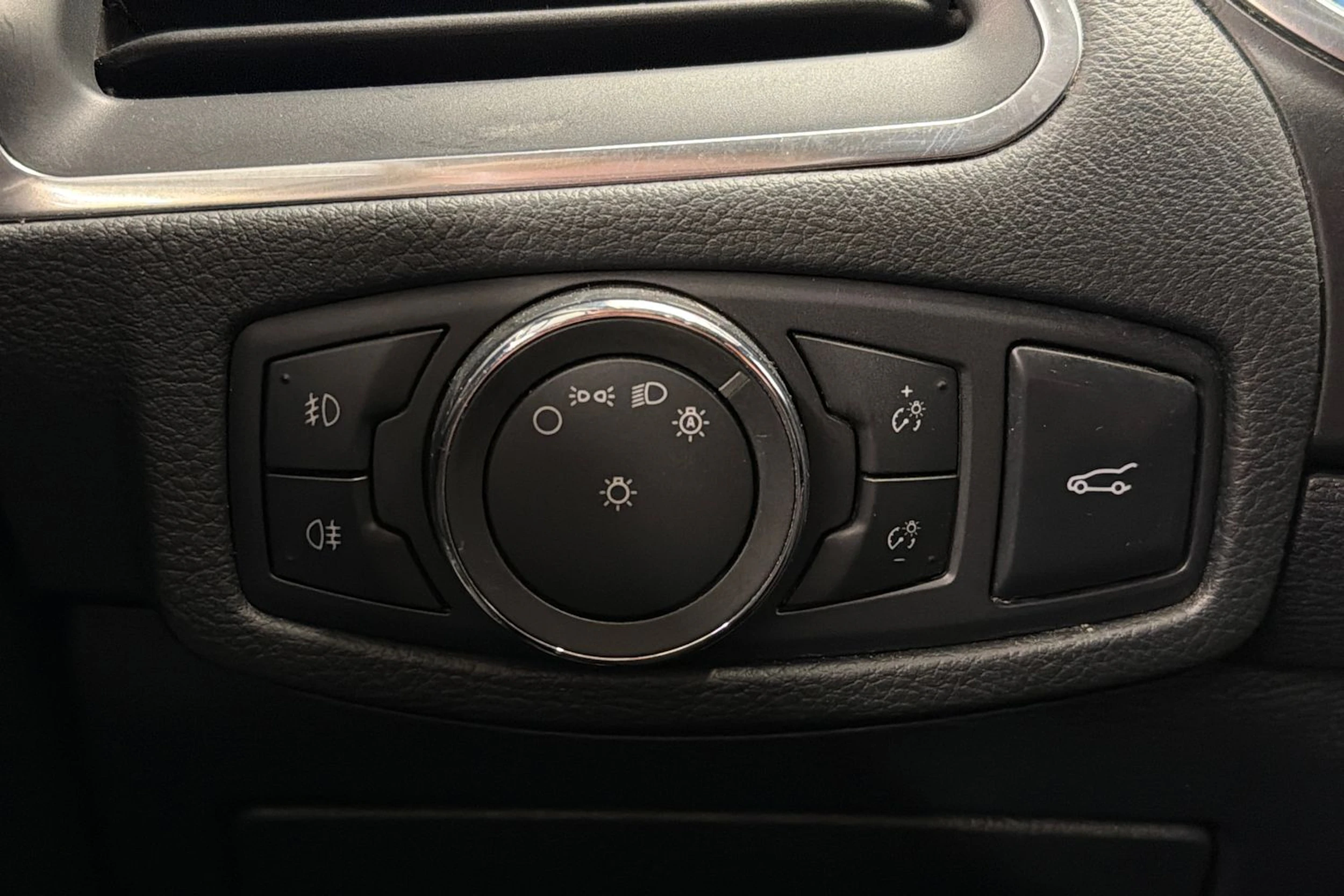 musta Ford S-Max 2016 kuva 31.