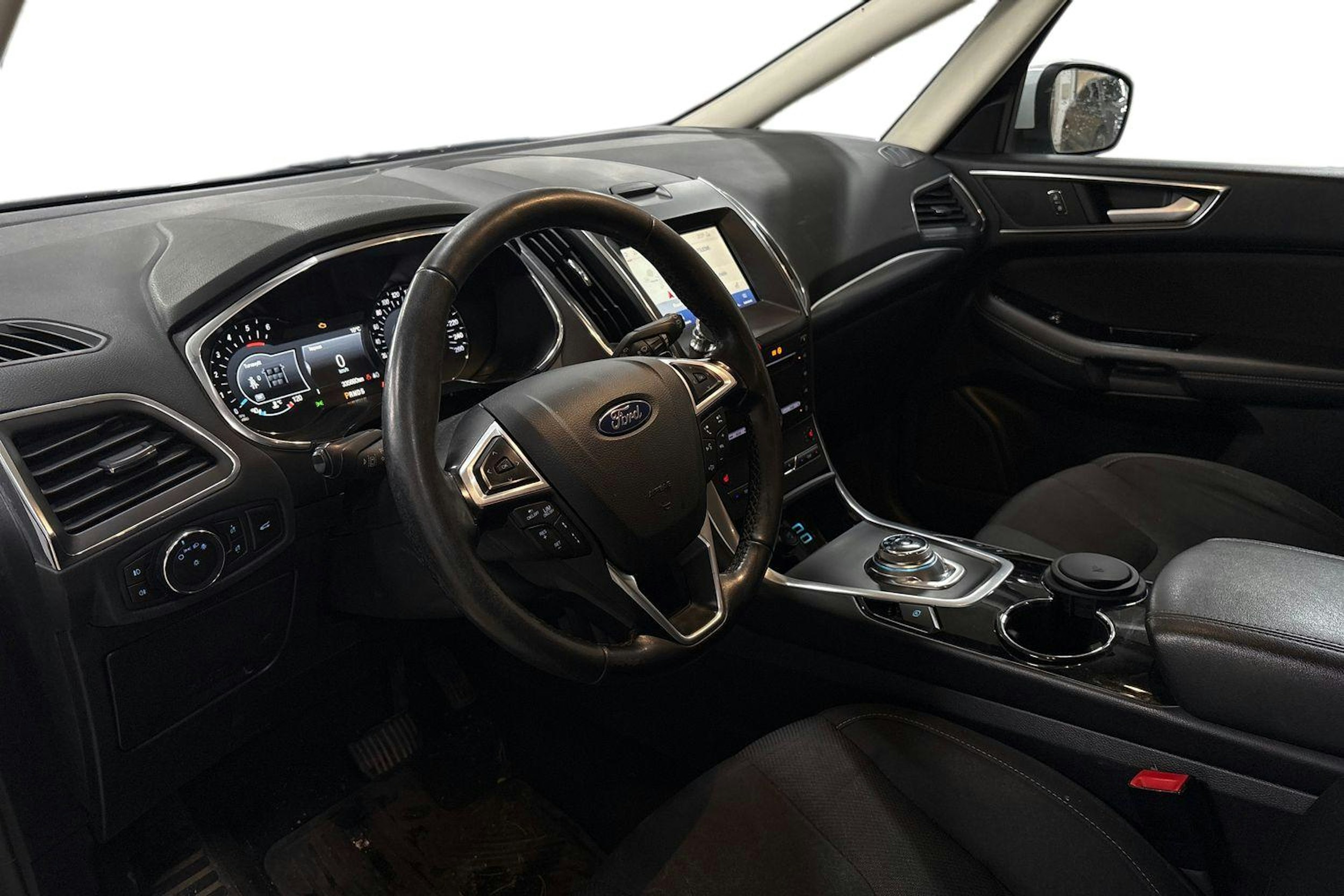 Valkoinen Ford S-Max 2020 kuva 3.