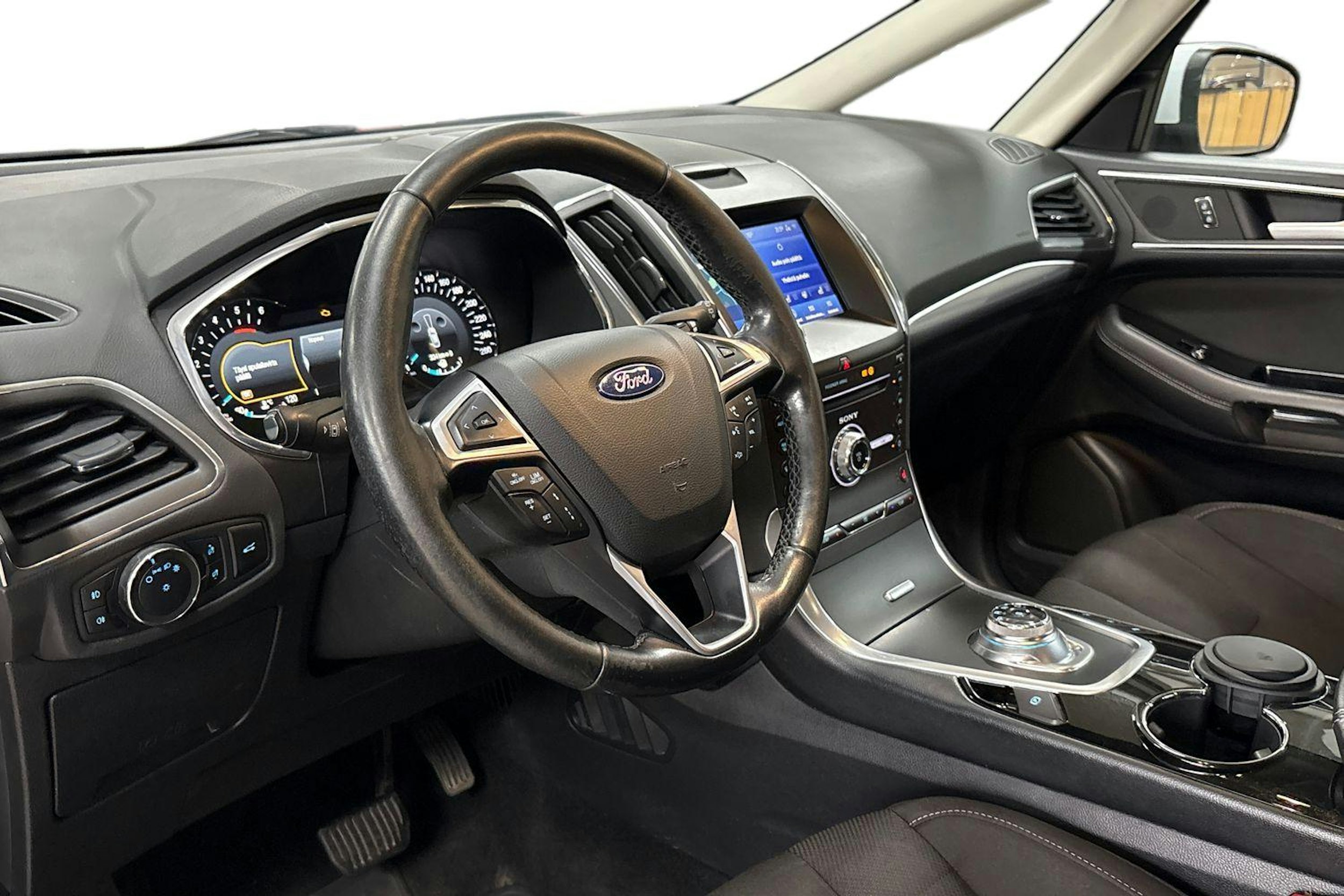 Valkoinen Ford S-Max 2020 kuva 6.