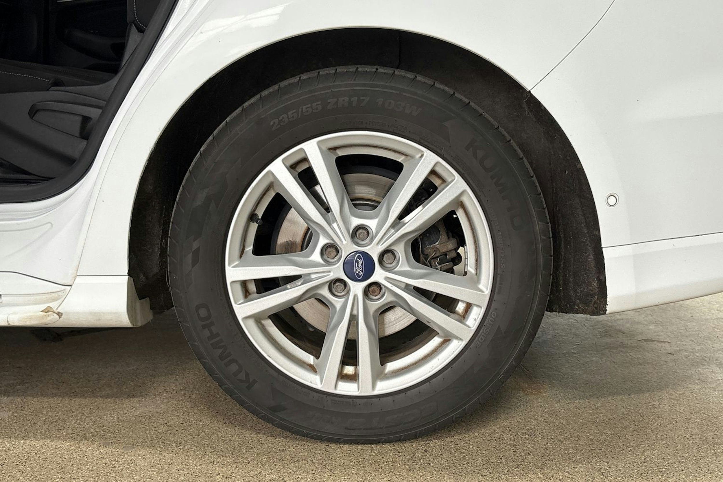 Valkoinen Ford S-Max 2020 kuva 9.