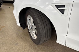 Valkoinen Ford S-Max 2020 kuva 10.