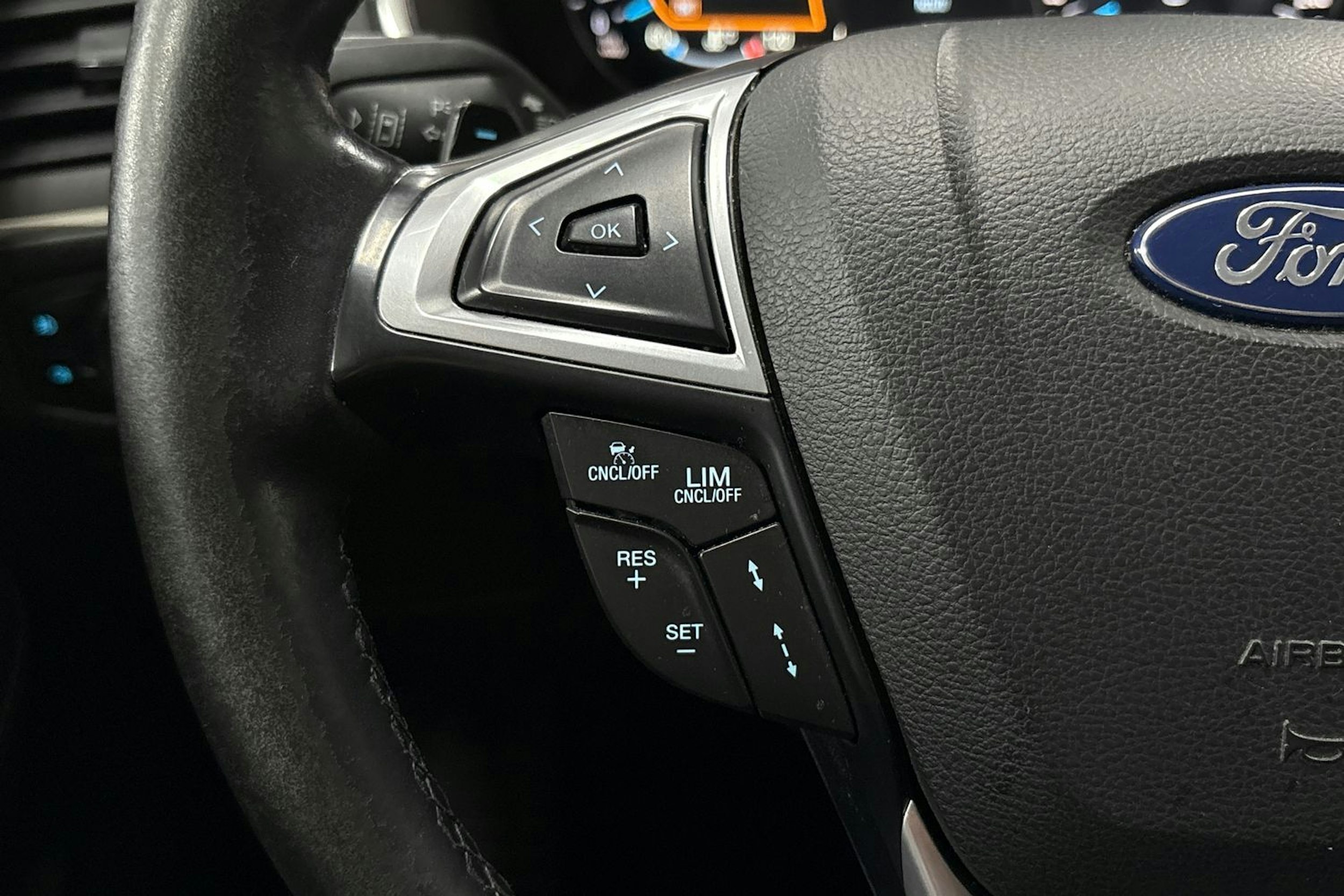 Valkoinen Ford S-Max 2020 kuva 13.