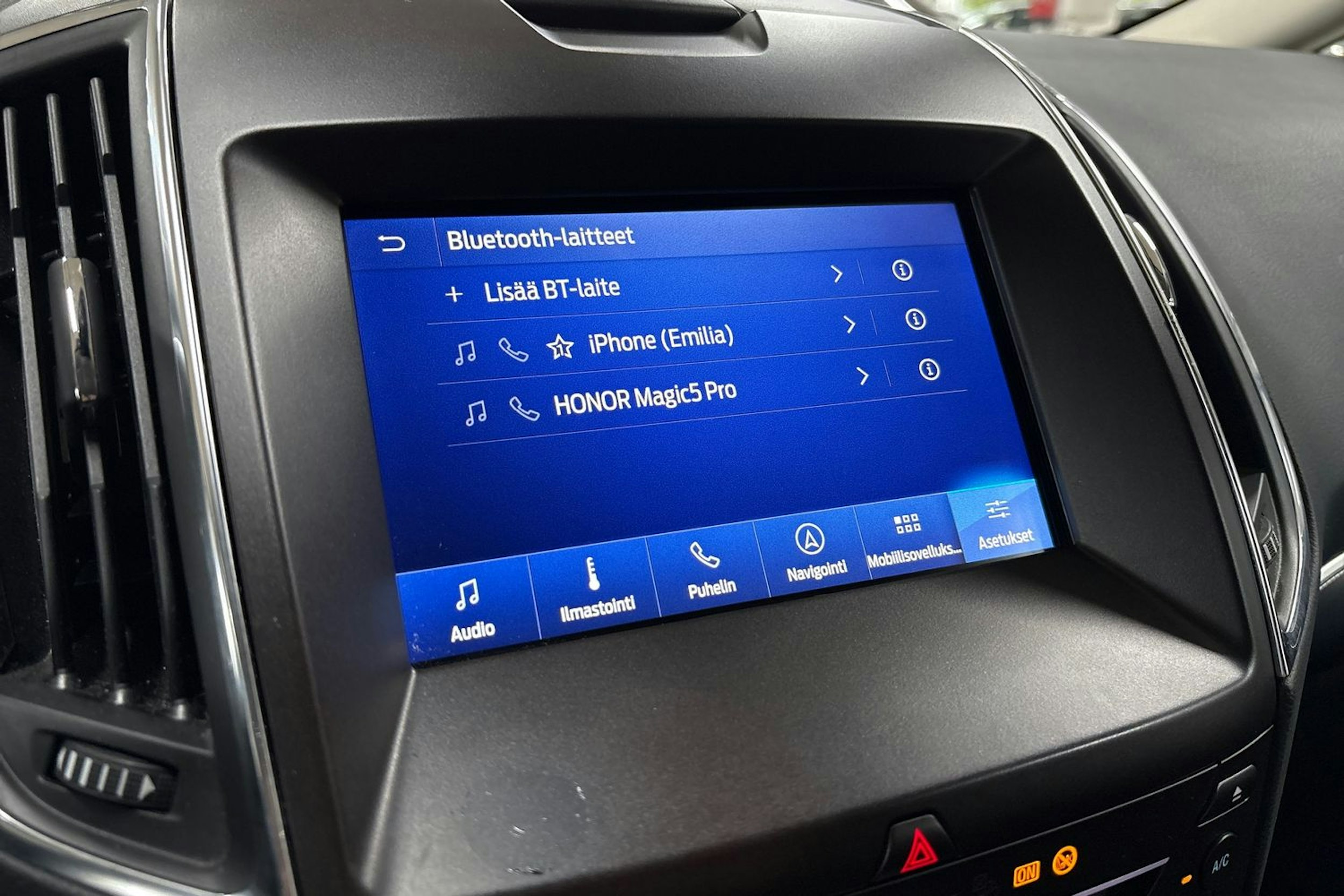 Valkoinen Ford S-Max 2020 kuva 16.