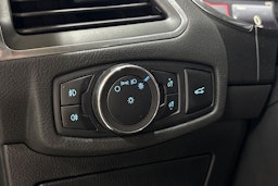 Valkoinen Ford S-Max 2020 kuva 20.