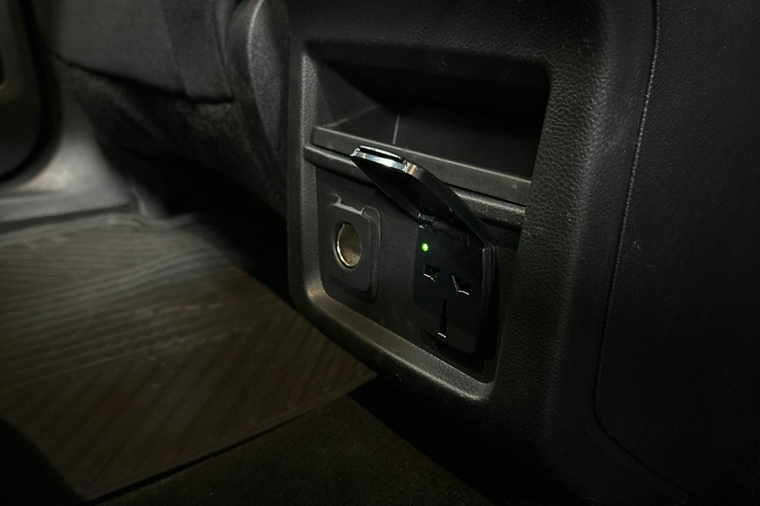 Valkoinen Ford S-Max 2020 kuva 24.