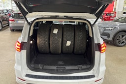 Valkoinen Ford S-Max 2020 kuva 25.