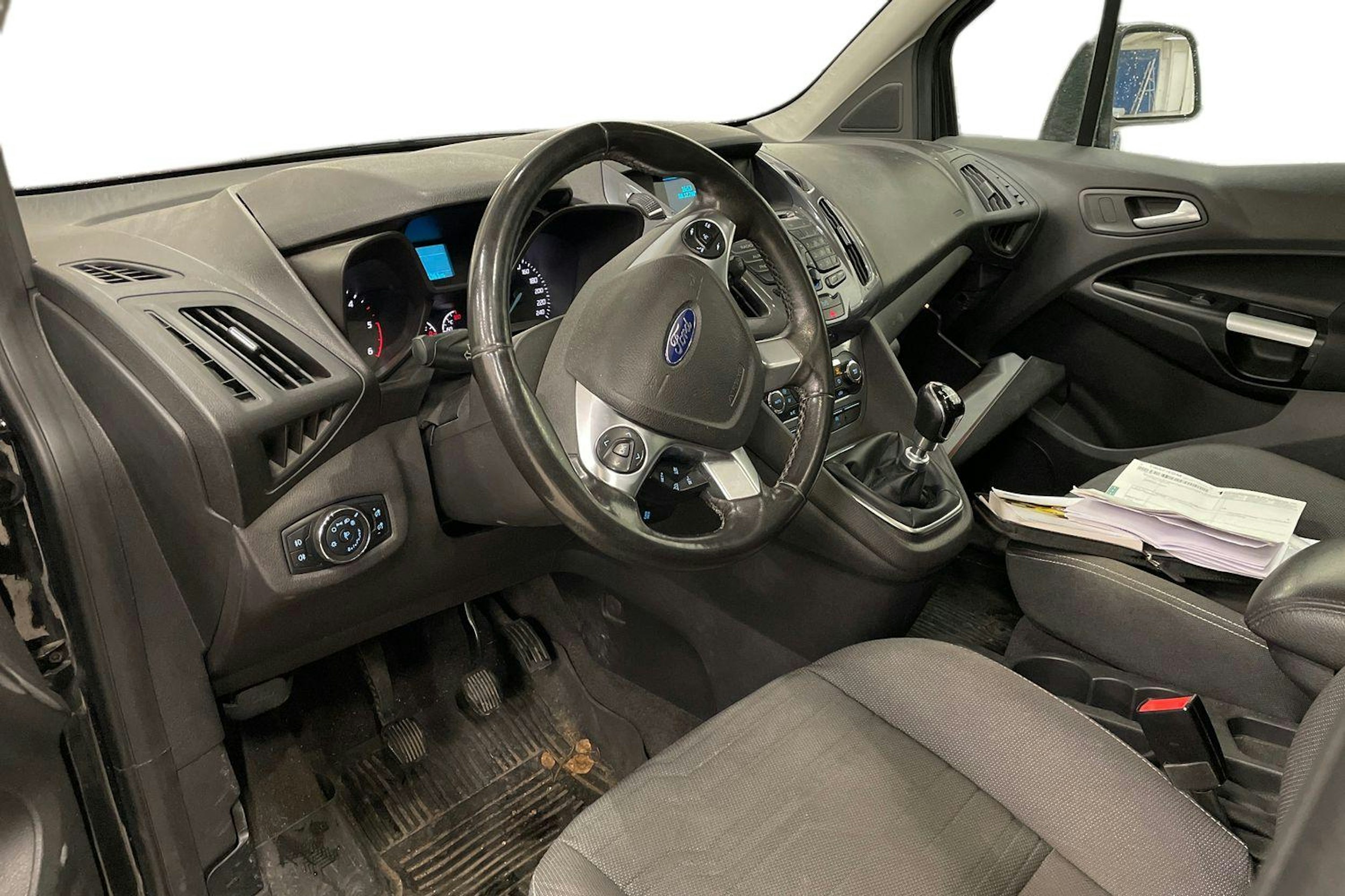 musta Ford Tourneo Connect 2017 kuva 3.