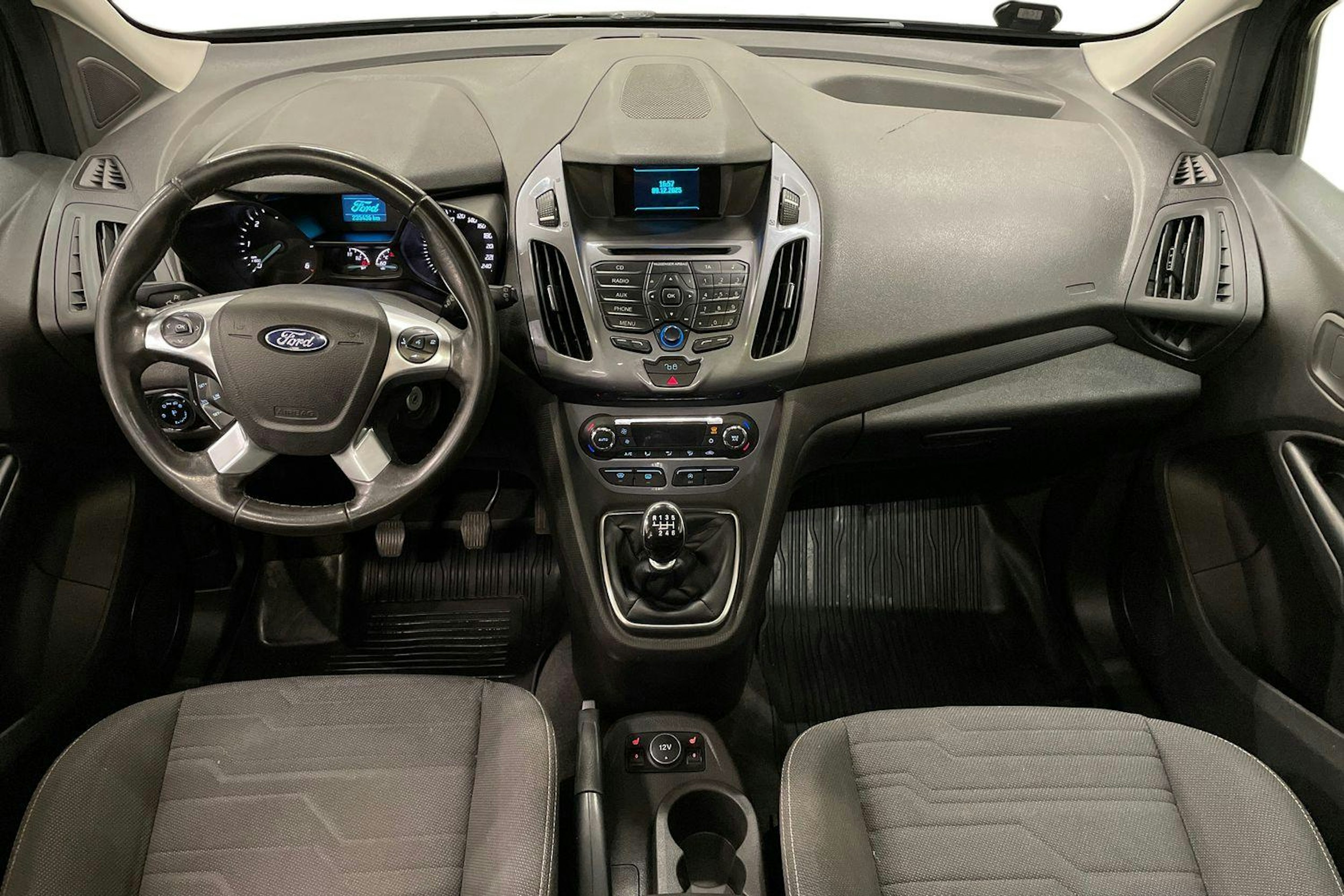 musta Ford Tourneo Connect 2017 kuva 7.