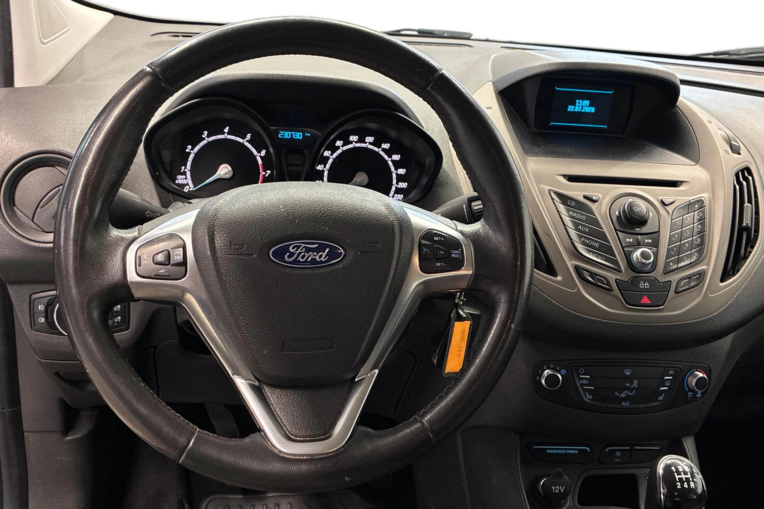 sininen Ford Tourneo Courier 2016 kuva 8.