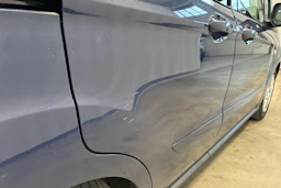 sininen Ford Tourneo Courier 2016 kuva 24.