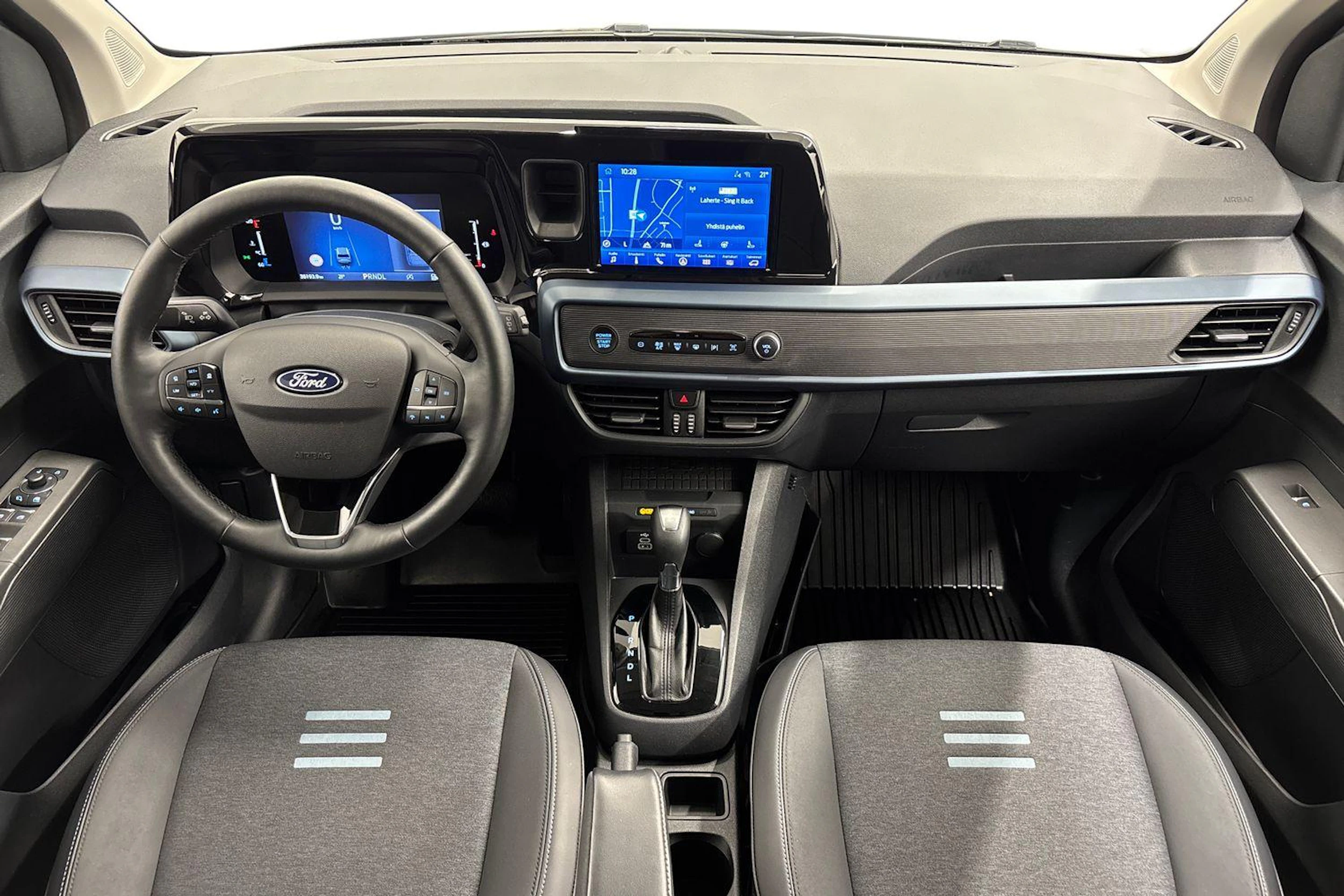 harmaa Ford Tourneo Courier 2024 kuva 7.